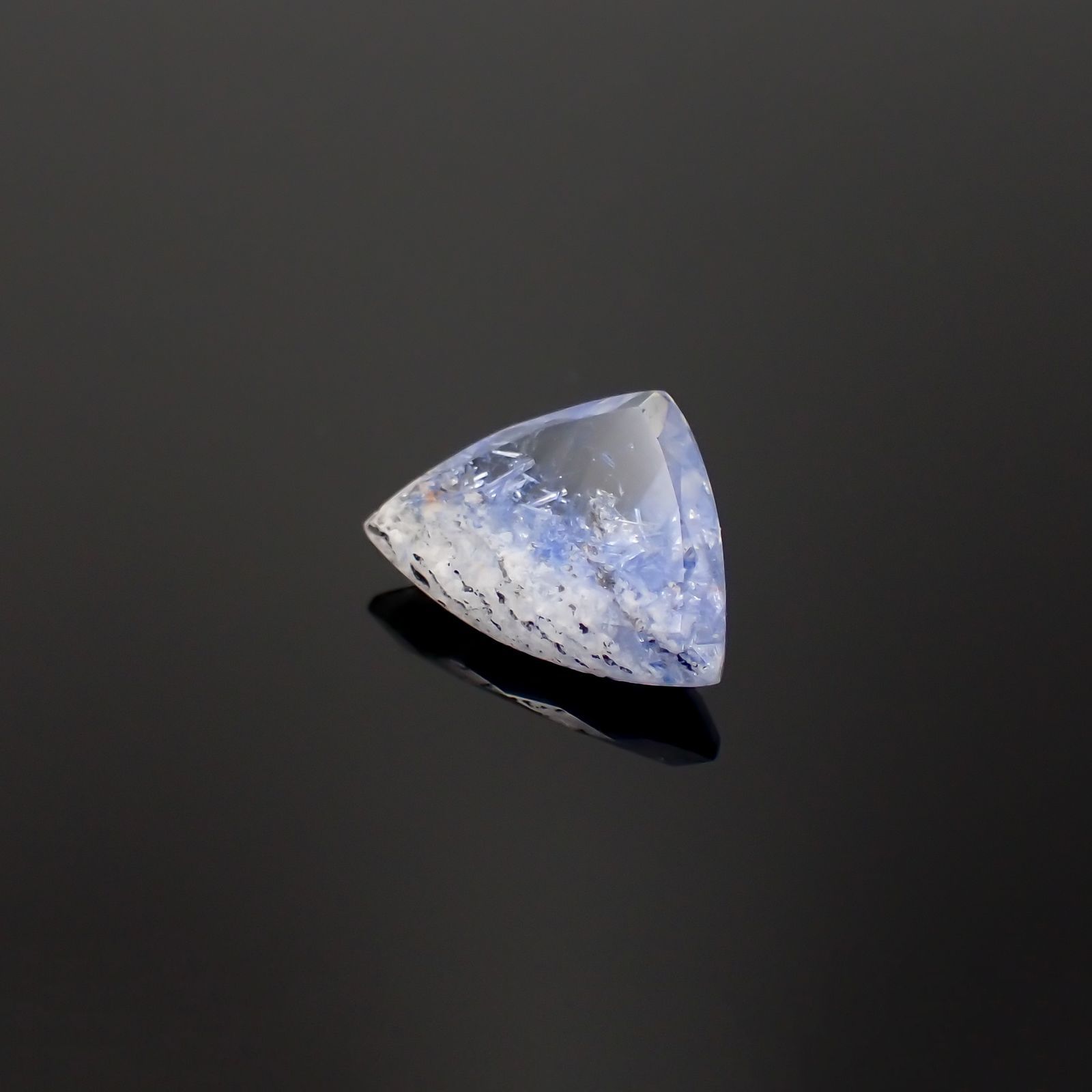 デュモルチェライトインクォーツ ブラジル産 1.72ct [230320876]8.5x11.9mm前後