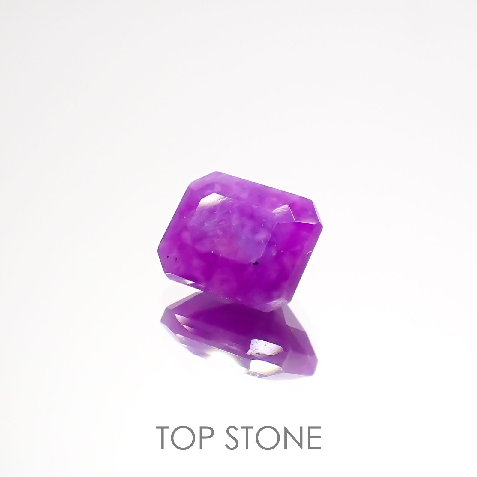スギライト 南アフリカ産 0.80ct[221018318]6x4.8mm前後
