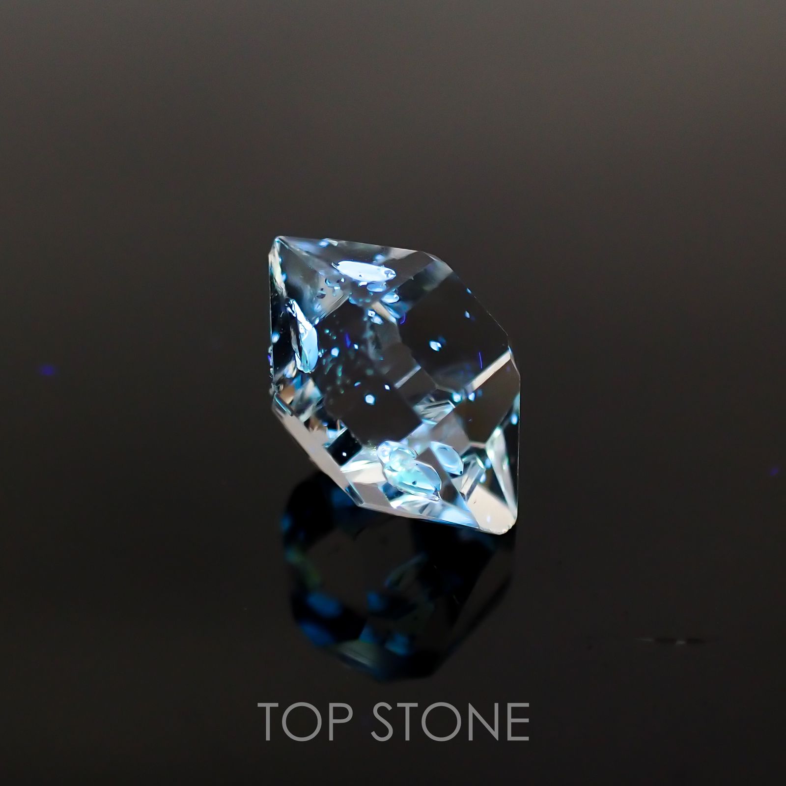 オイルインクォーツ パキスタン産 原石・結晶 4.25ct[210611076]12.4×8.9mm前後