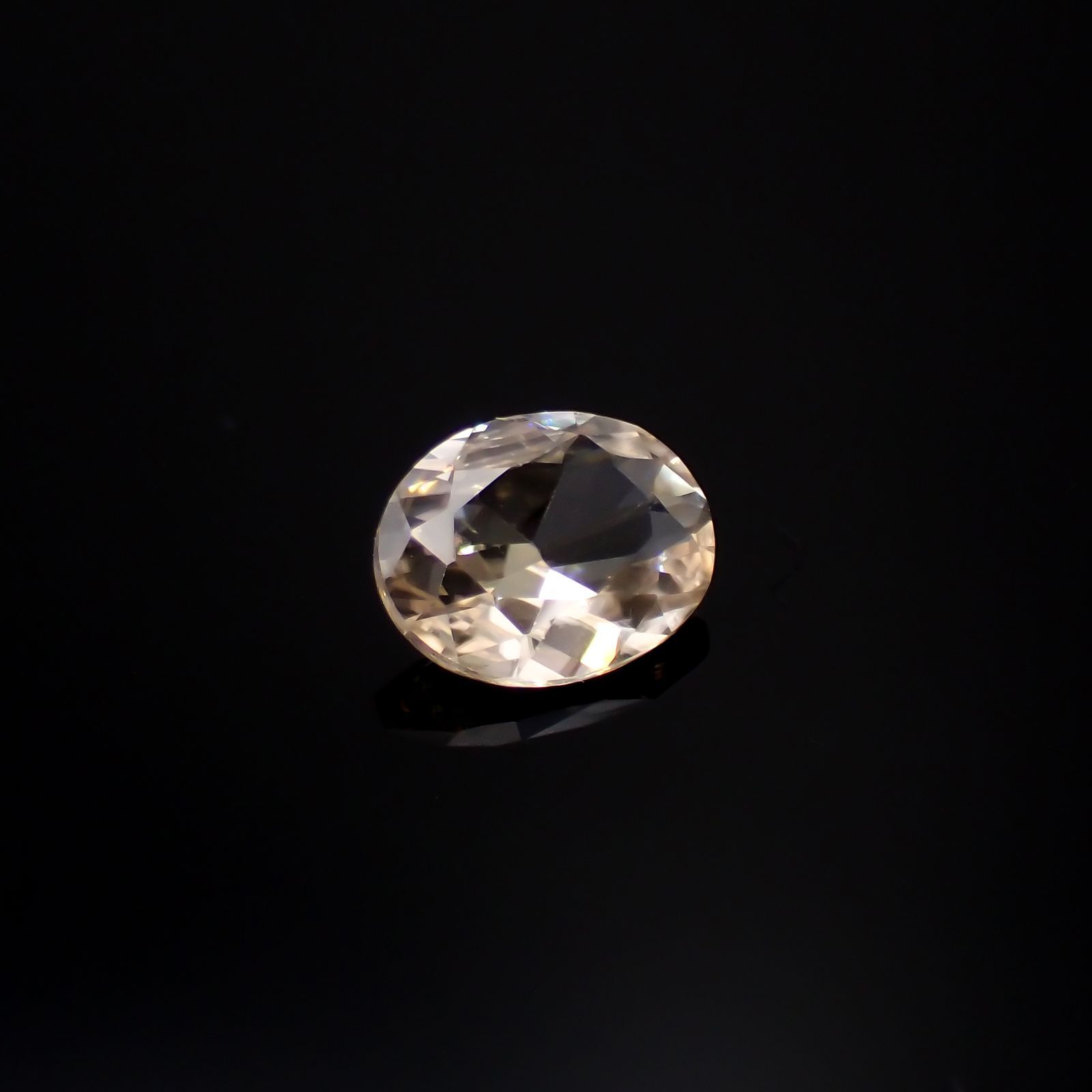 イエロージルコン(宝石名ジルコン)スリランカ/カンボジア産 1.09ct 識別済[231124190]7x5.7mm前後