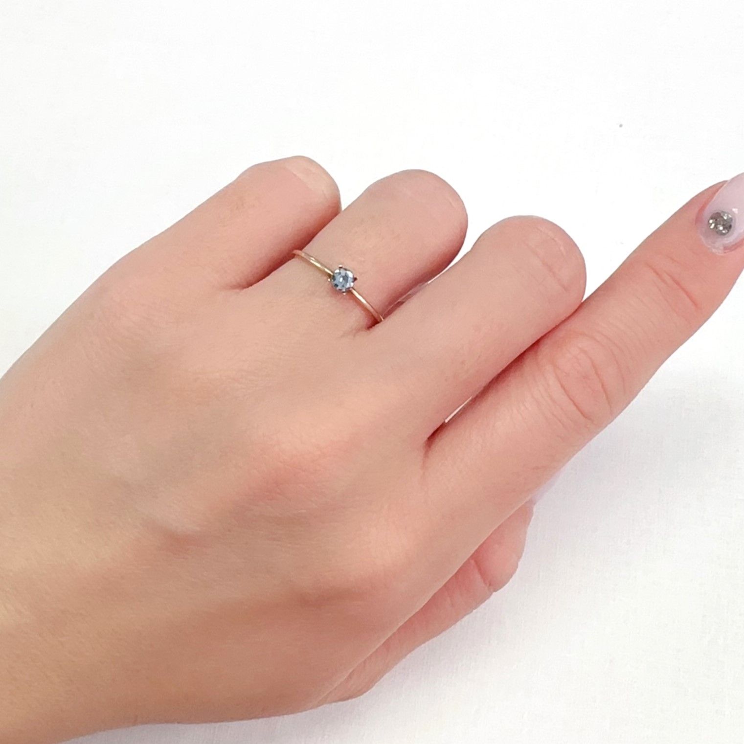アレキサンドライト(宝石名アレキサンドライト)ブラジル産/EmeraldMains社製 0.167ct ソ付(彩珠)[231224619]3.3x3.2mm前後