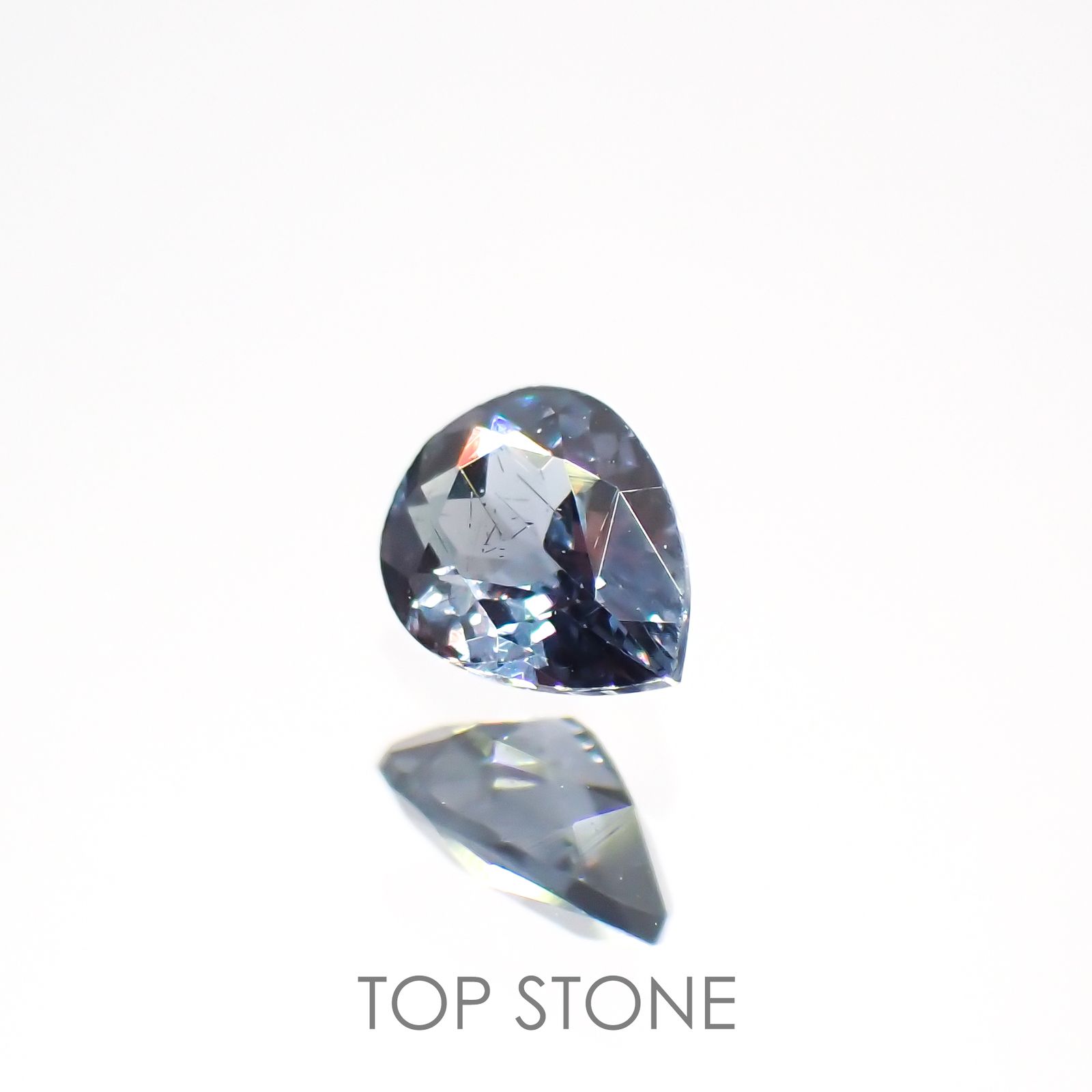 カラーチェンジガーネット アレキタイプ(宝石名ガーネット)マダガスカル・ベキリー産 0.19ct 識別済[220616434]4.2x3.2mm前後