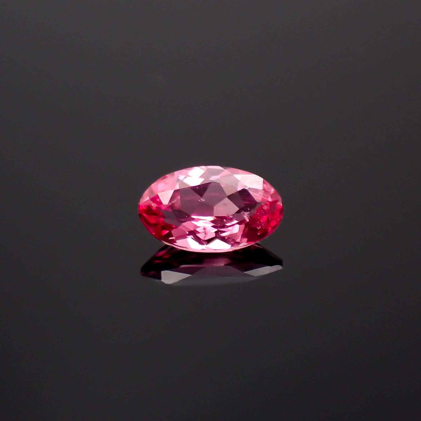 ホットピンクスピネル タンザニア産 0.22ct[231224510]5x3mm前後
