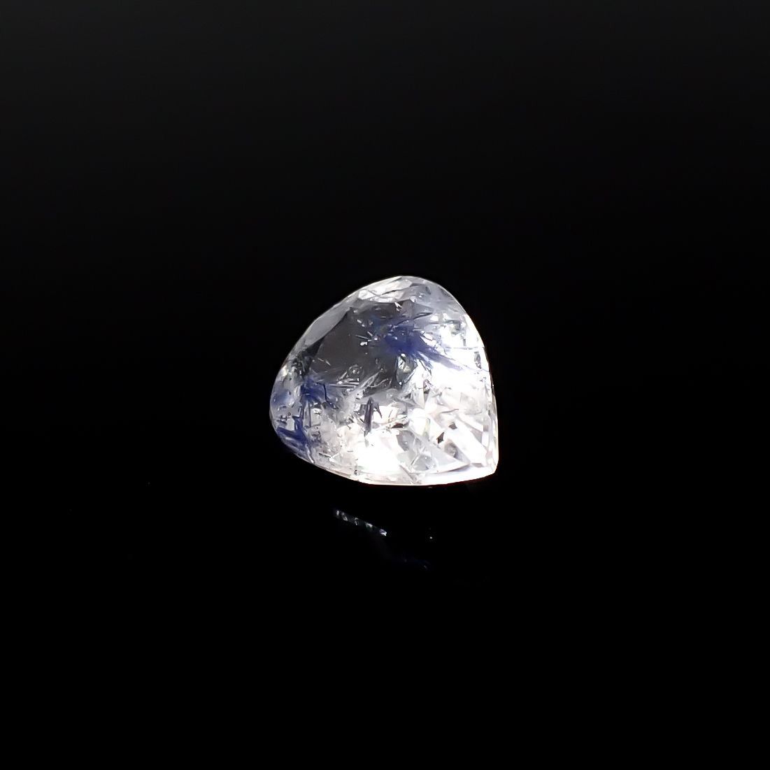 デュモルチェライトインクォーツ ブラジル産 0.76ct / 7.4x5.8mm前後 [260331856]