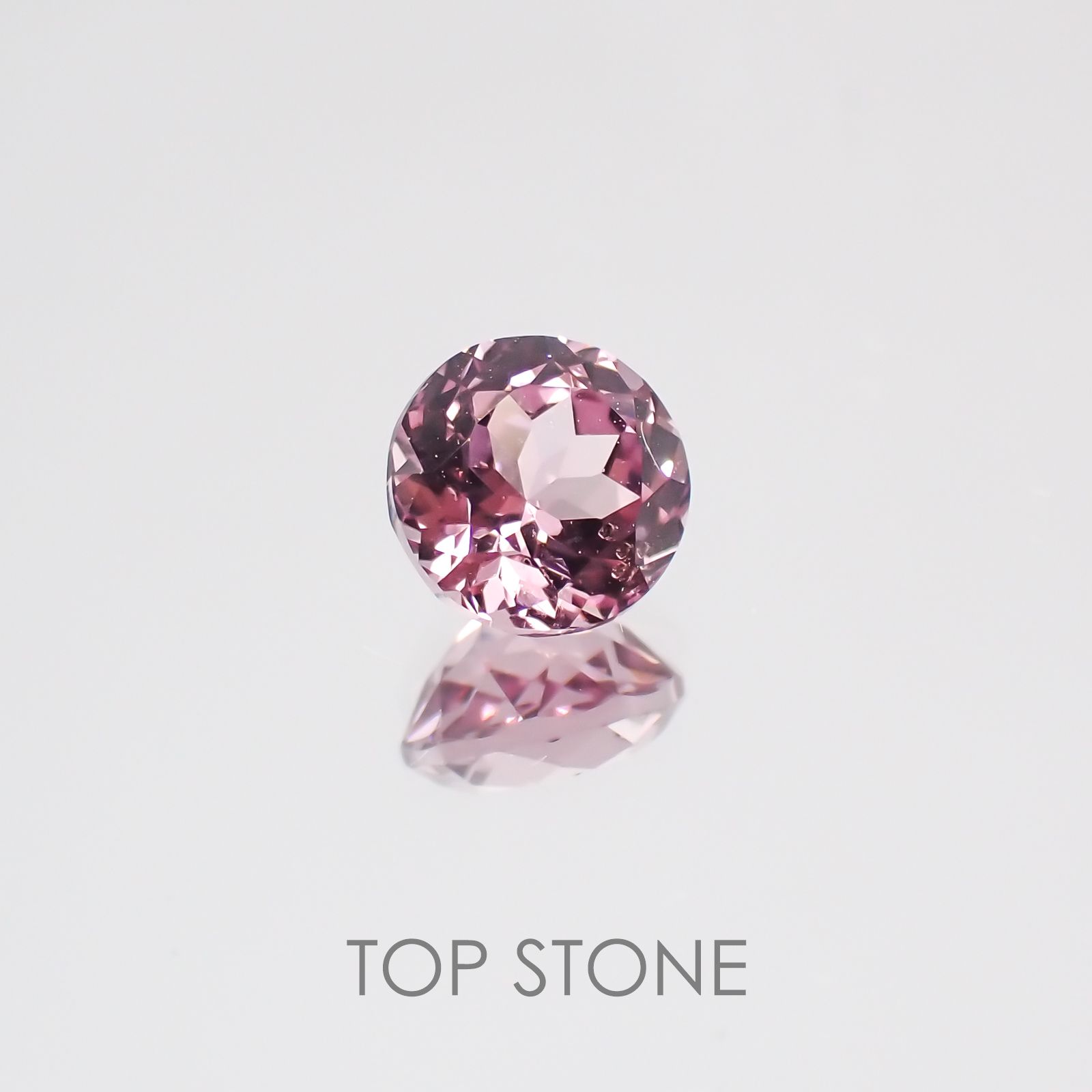 ウンバライトガーネット タンザニア産 ルース 0.72ct[20128578]5.2×5.1mm前後