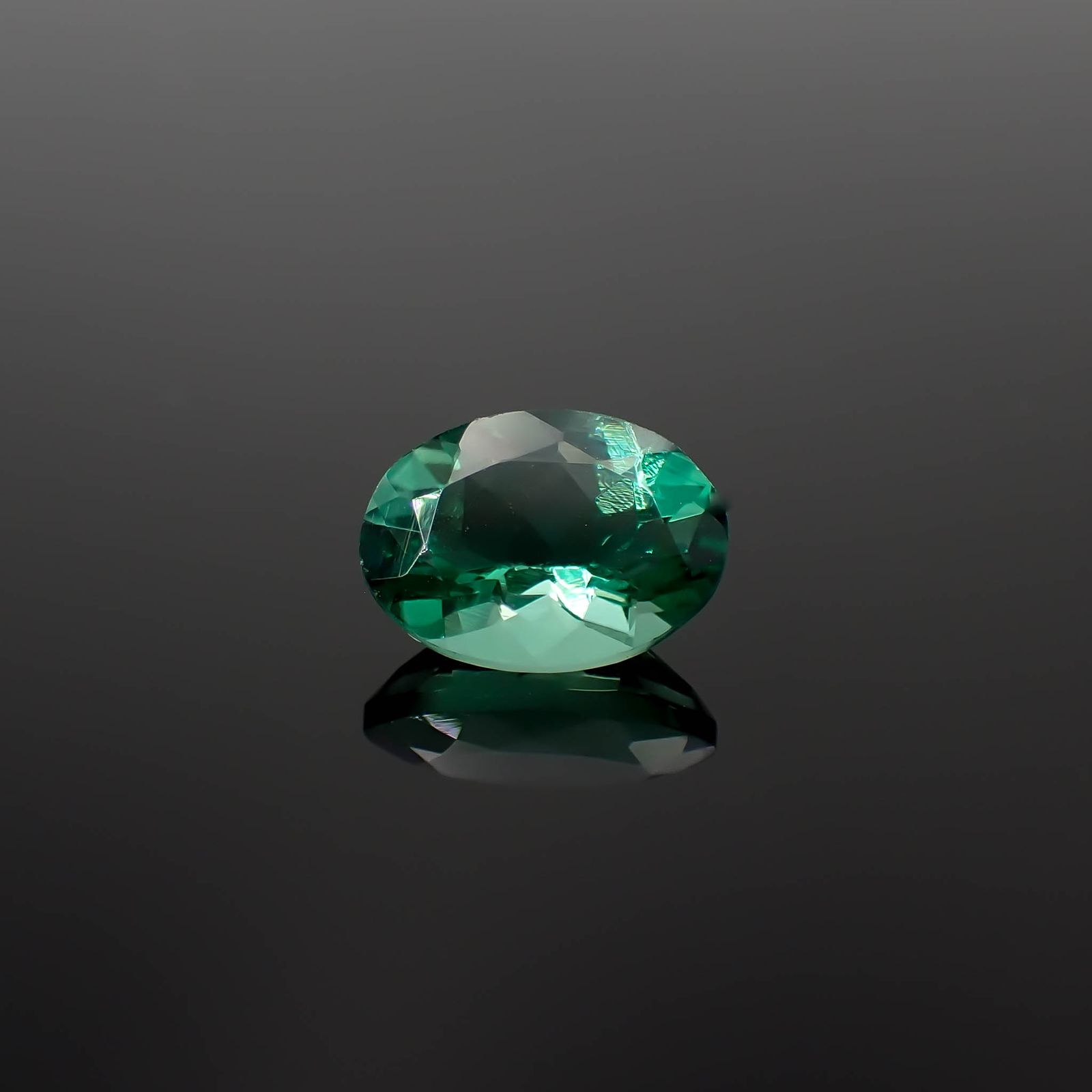 フローライト フルオレッセンス イギリス・ロジャリー鉱山産 3.90ct[240928900]11.5x8.4mm前後