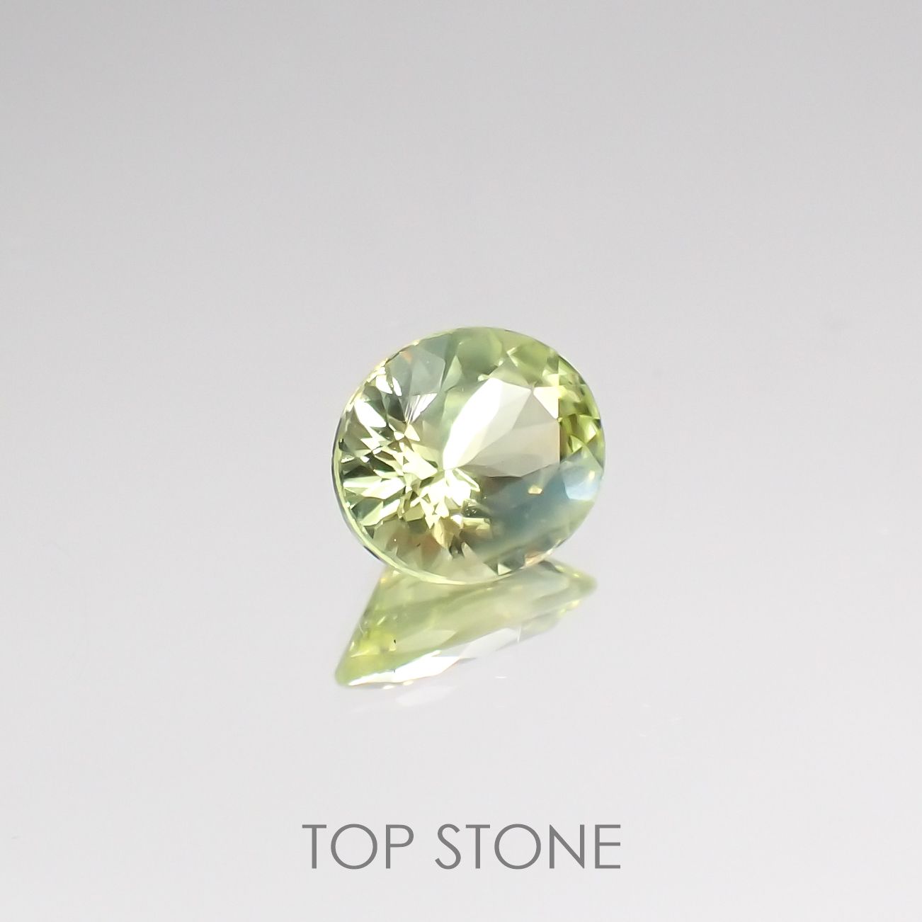 パロットクリソベリル(宝石名クリソベリル) インド産 0.91ct 識別済[210711517]6.8×5.7mm前後