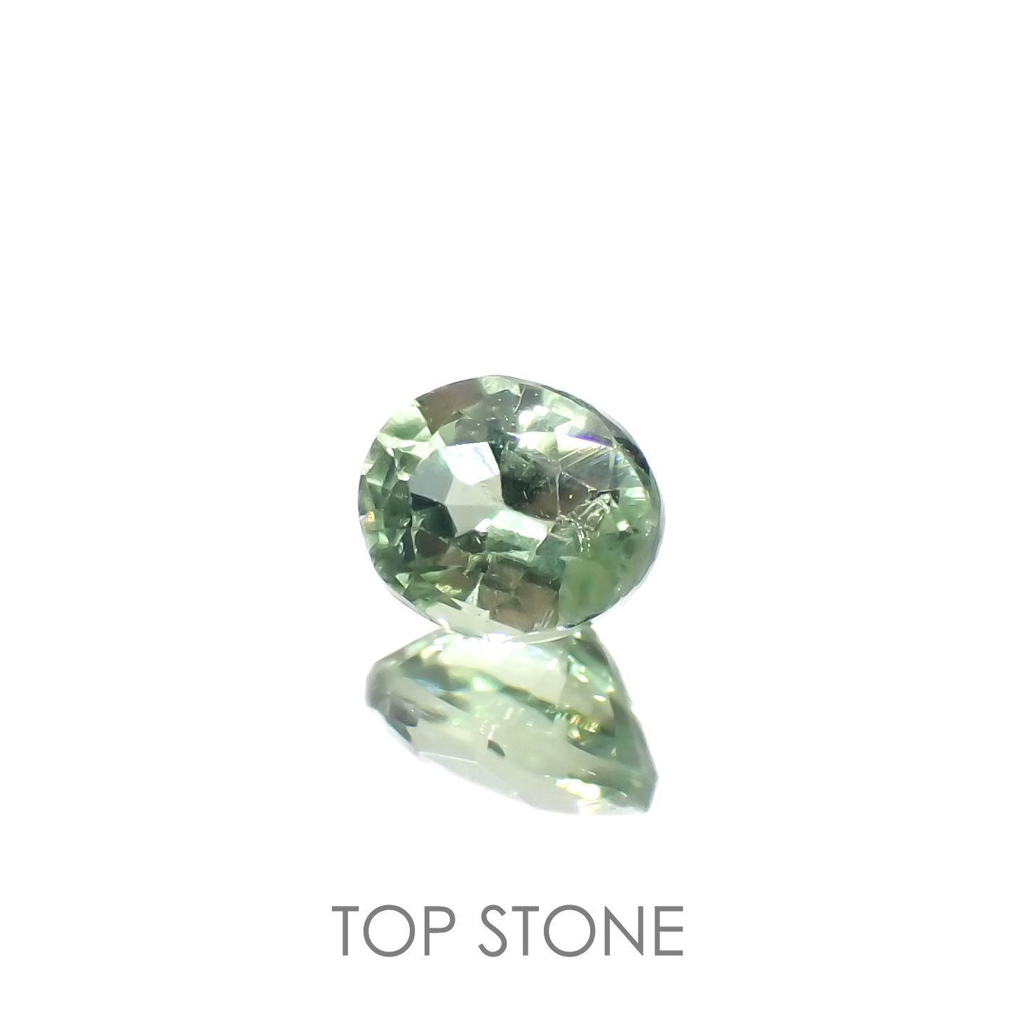 グリーンカイヤナイト(宝石名カイヤナイト)タンザニア産 0.26ct 識別済[220616672]4.1x3.3mm前後