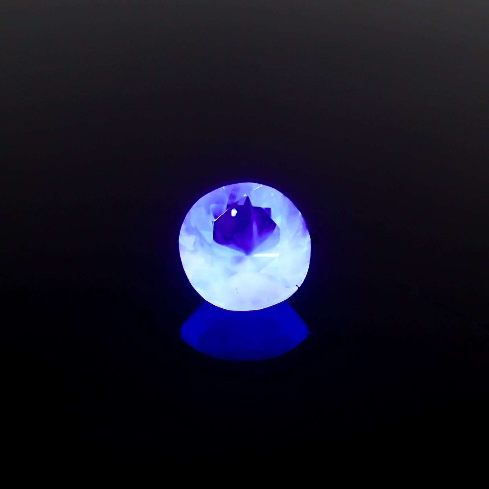 フローライト フルオレッセンス イギリス・ダイアナマリア鉱山産 1.12ct[240527699]6.4x6.3mm前後