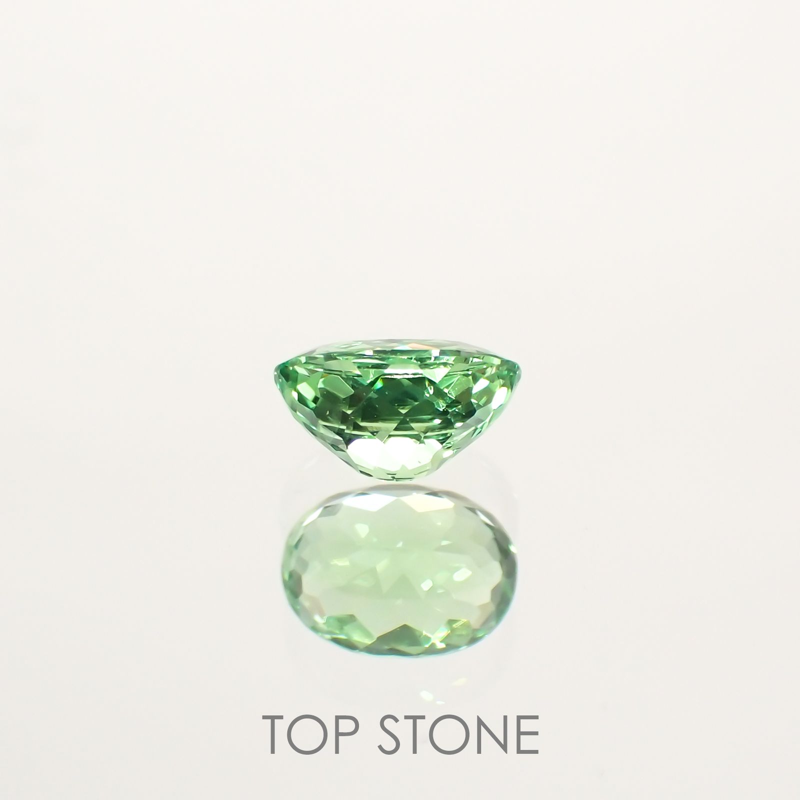 ミントガーネット(宝石名グリーン グロッシュラー・ガーネット) タンザニア産 0.52ct 識別済[210711925]5×4mm前後