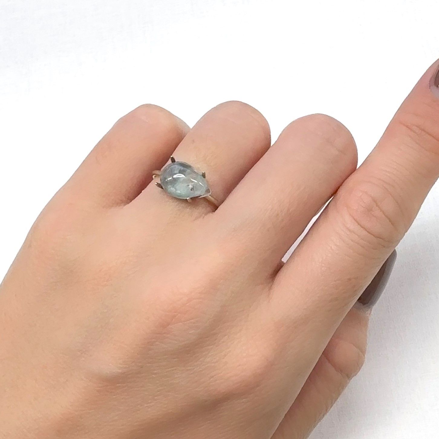 アホイトインクォーツ 南アフリカ・メッシーナ鉱山産 2.67ct [241029324]11.8x8mm前後