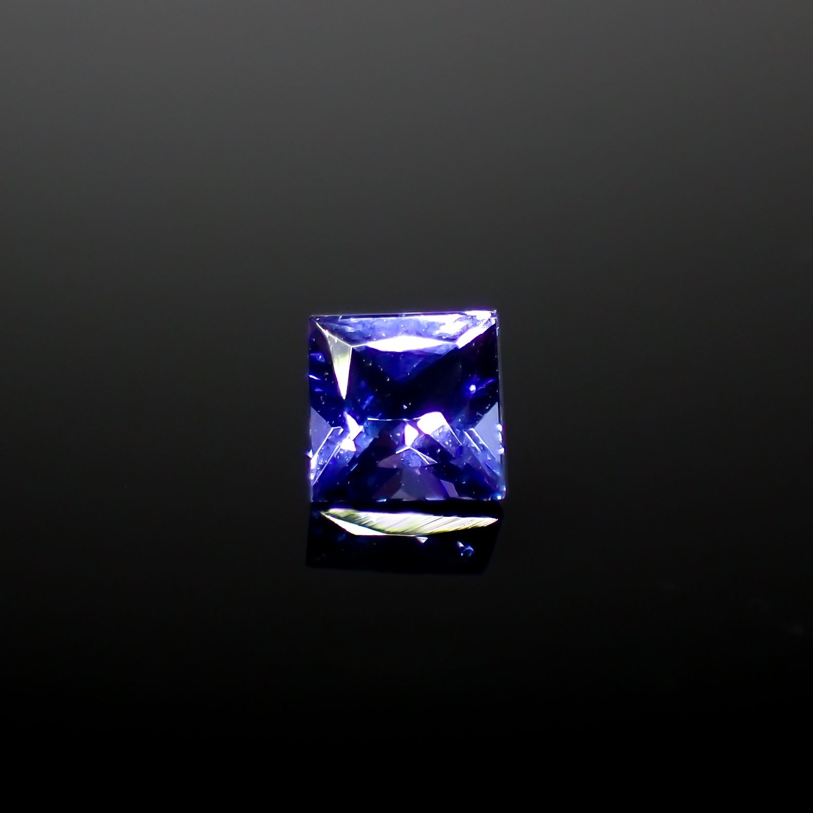 ◇プリンセスカット◇タンザナイト タンザニア産 0.28ct[240427138]3.8x3.8mm前後
