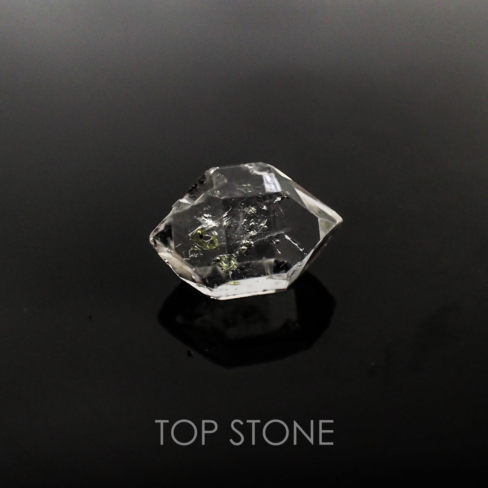 オイルインクォーツ パキスタン産 原石・結晶 4.73ct[20117531]13×8.7mm前後