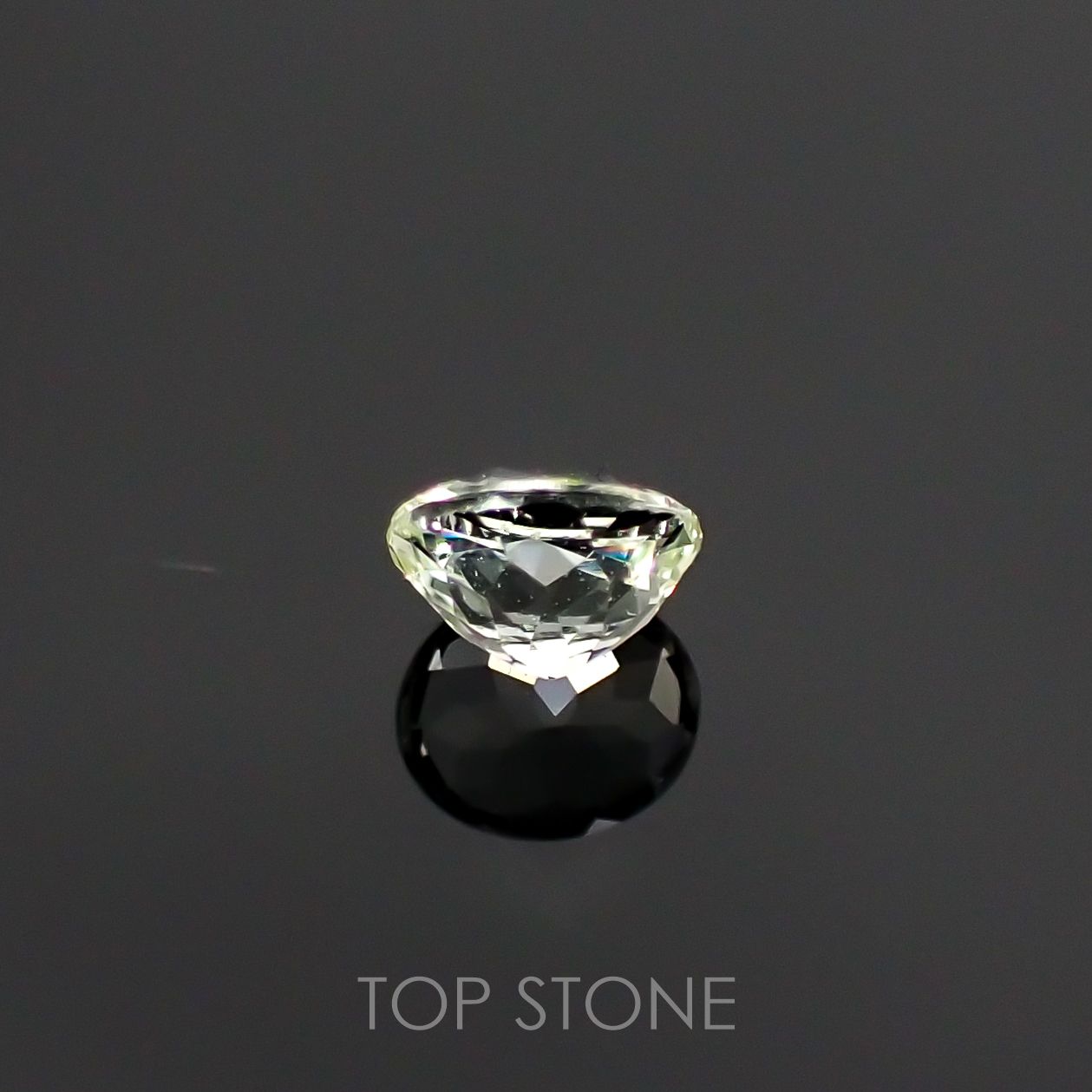 リューコガーネット(宝石名ホワイト グロッシュラー・ガーネット) ビルマ産 0.28ct 識別済[210711542]4.1×3.4mm前後