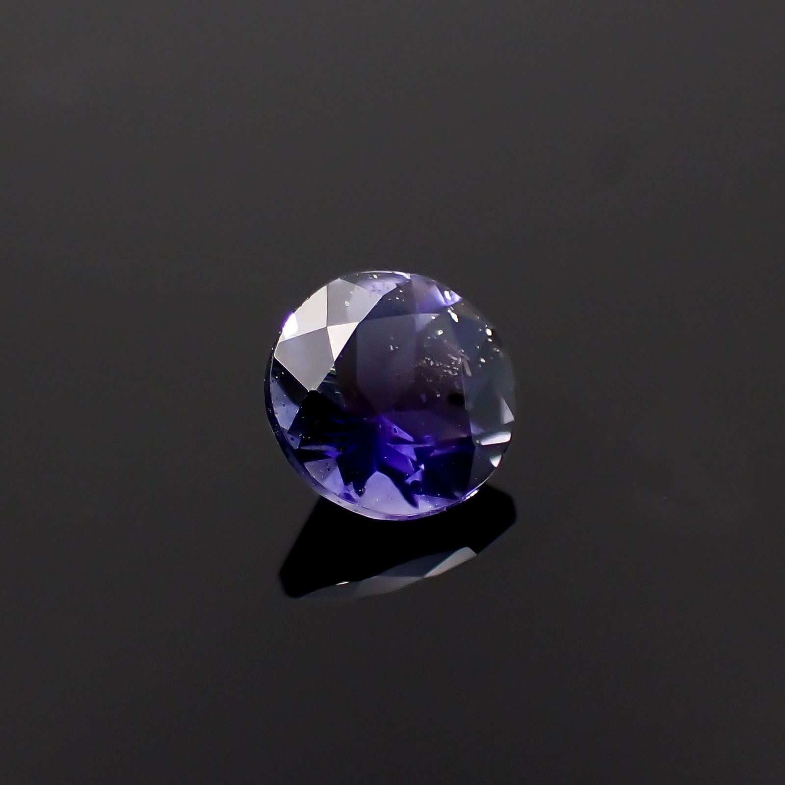 アイオライトサンストーン インド/ブラジル産 0.44ct[230923333]5.2x5.1mm前後