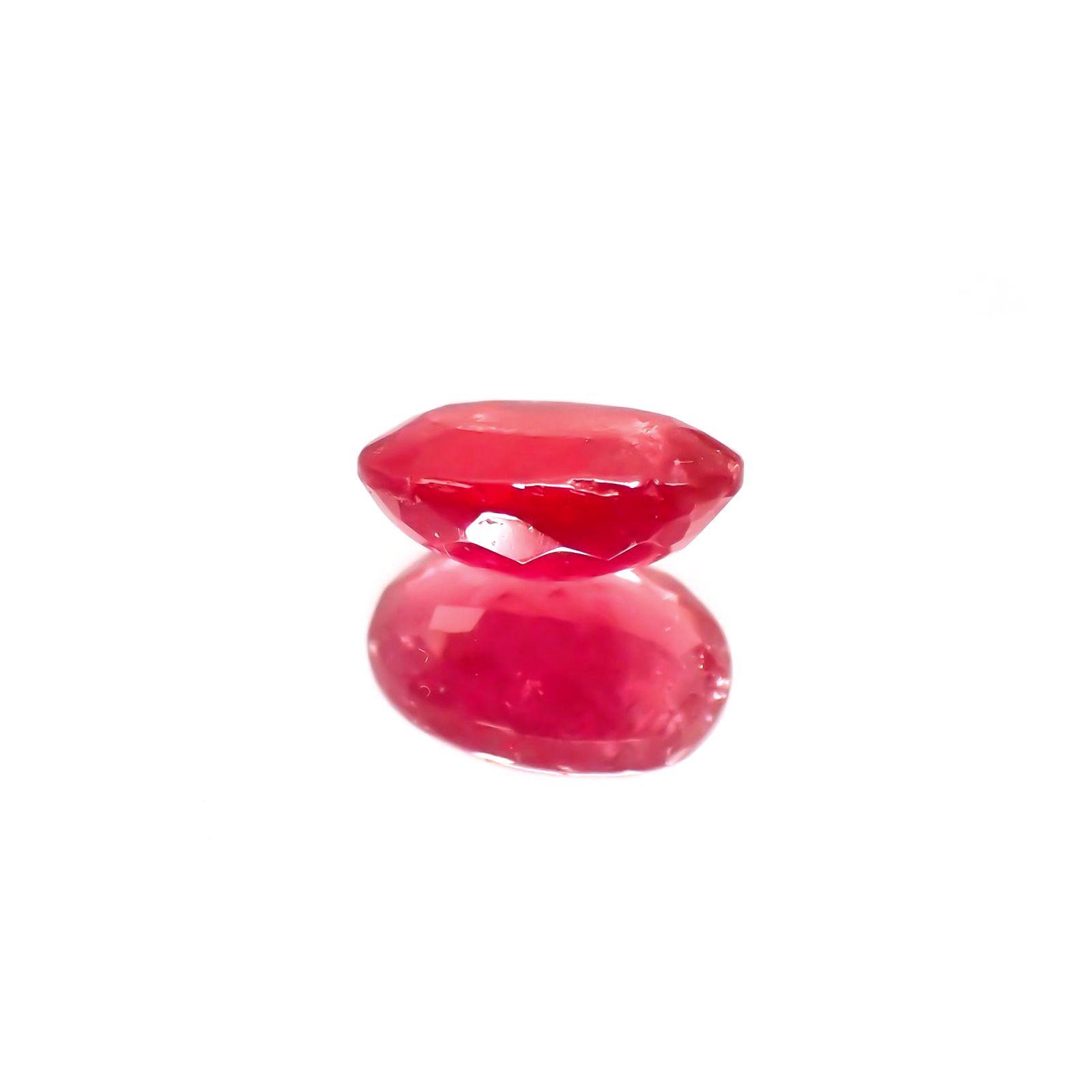 ロードナイト(宝石名ロードナイト)ブラジル産 識別済 2.33ct / 9.6x6.7mm前後 [220717126]