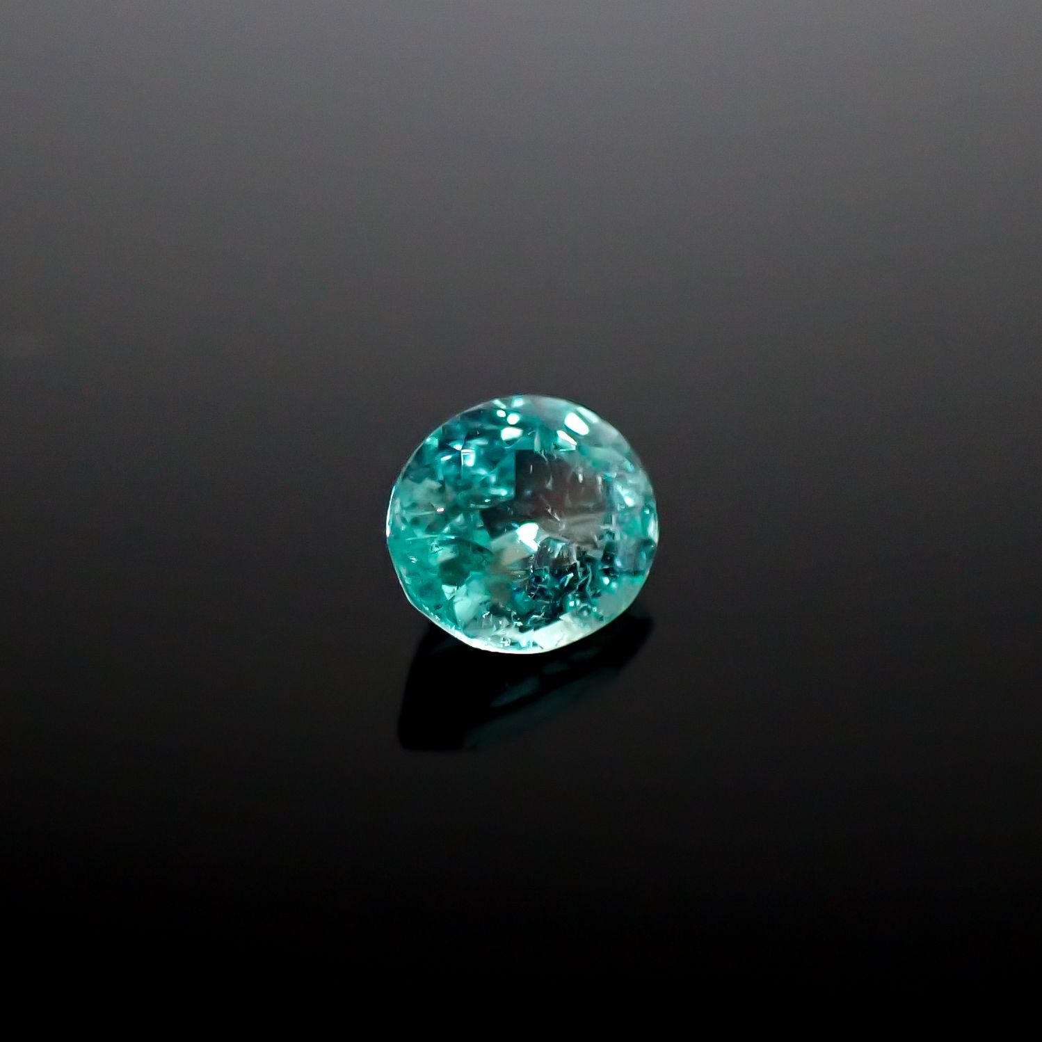 パライバトルマリン ブラジル・キントス鉱山産 0.36ct [241229539]4.9x4.1mm前後