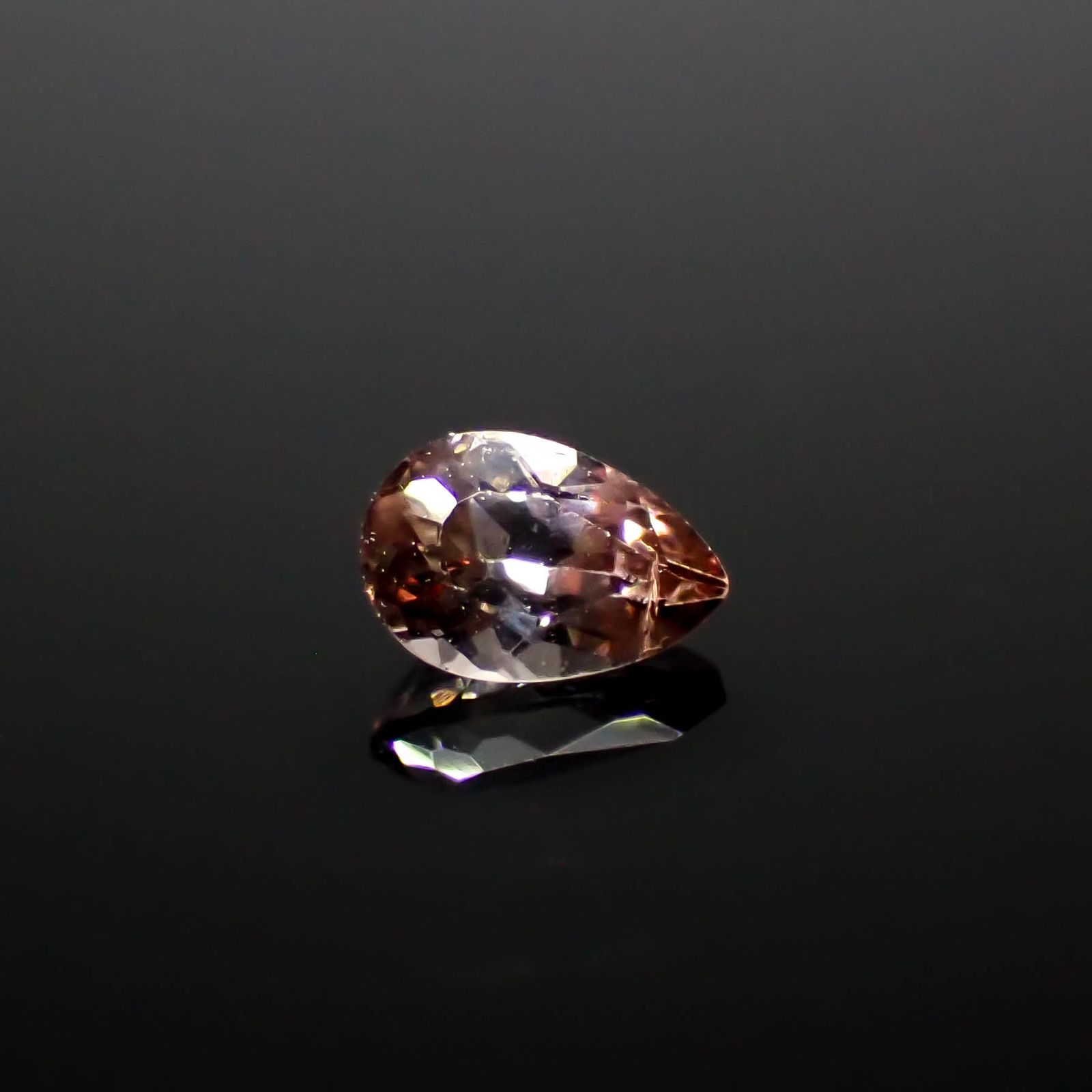 アキシナイト パキスタン産 0.26ct[240628145]4.9x3.2mm前後