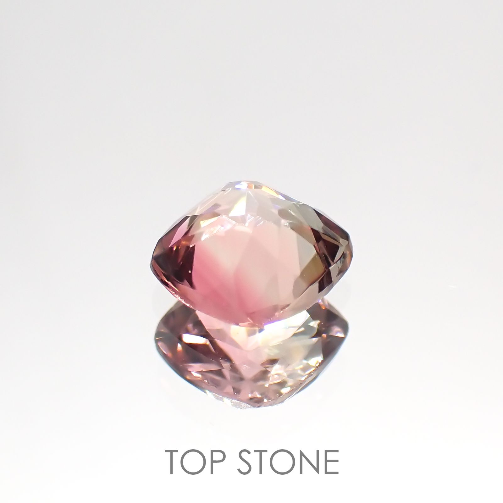 バイカラートルマリン(宝石名バイカラー・トルマリン) コンゴ民主共和国産 1.06ct 識別済[211013611]6.2×6.1mm前後