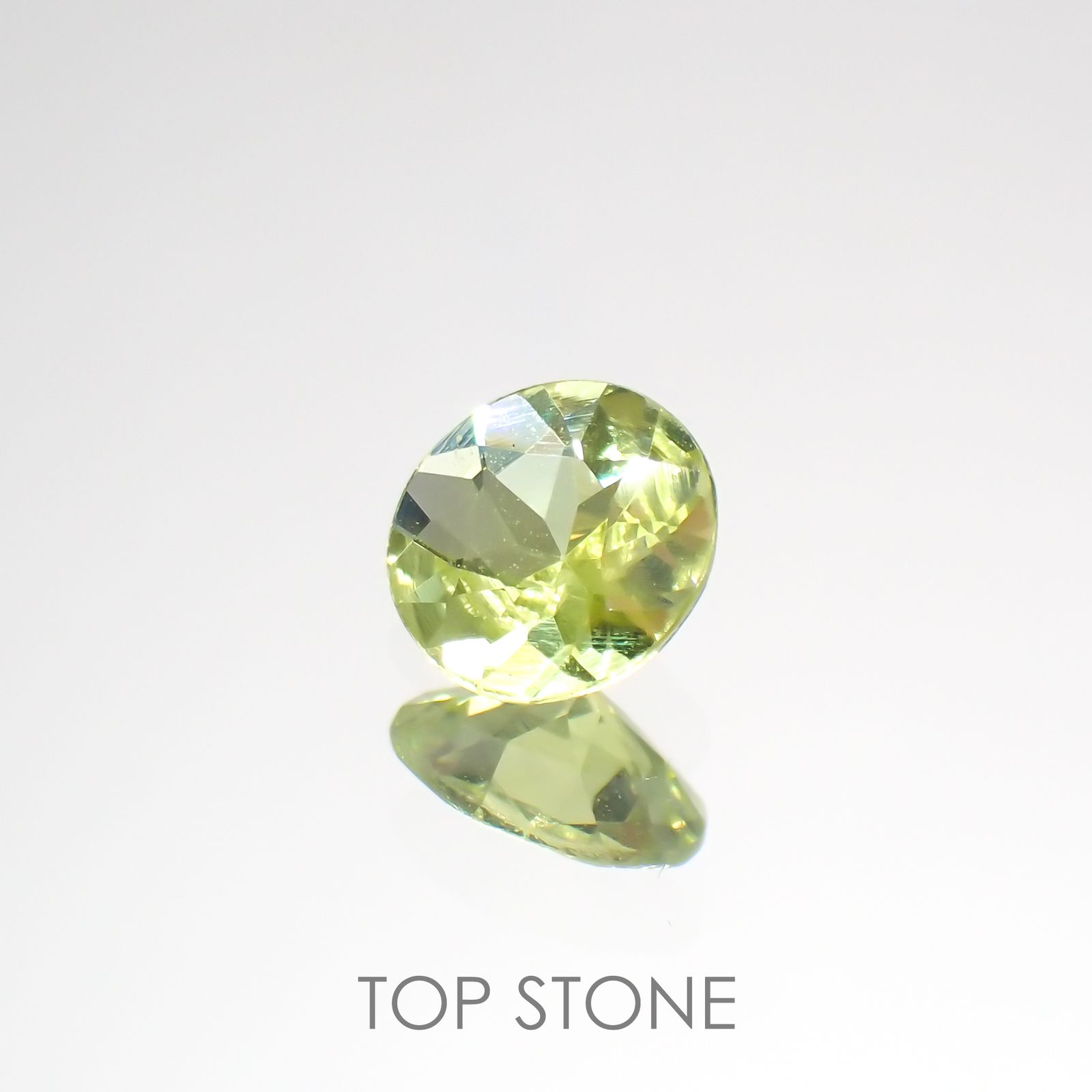 パロットクリソベリル(宝石名クリソベリル)インド産 0.39ct 識別済[220114507]4.9x4.9mm前後