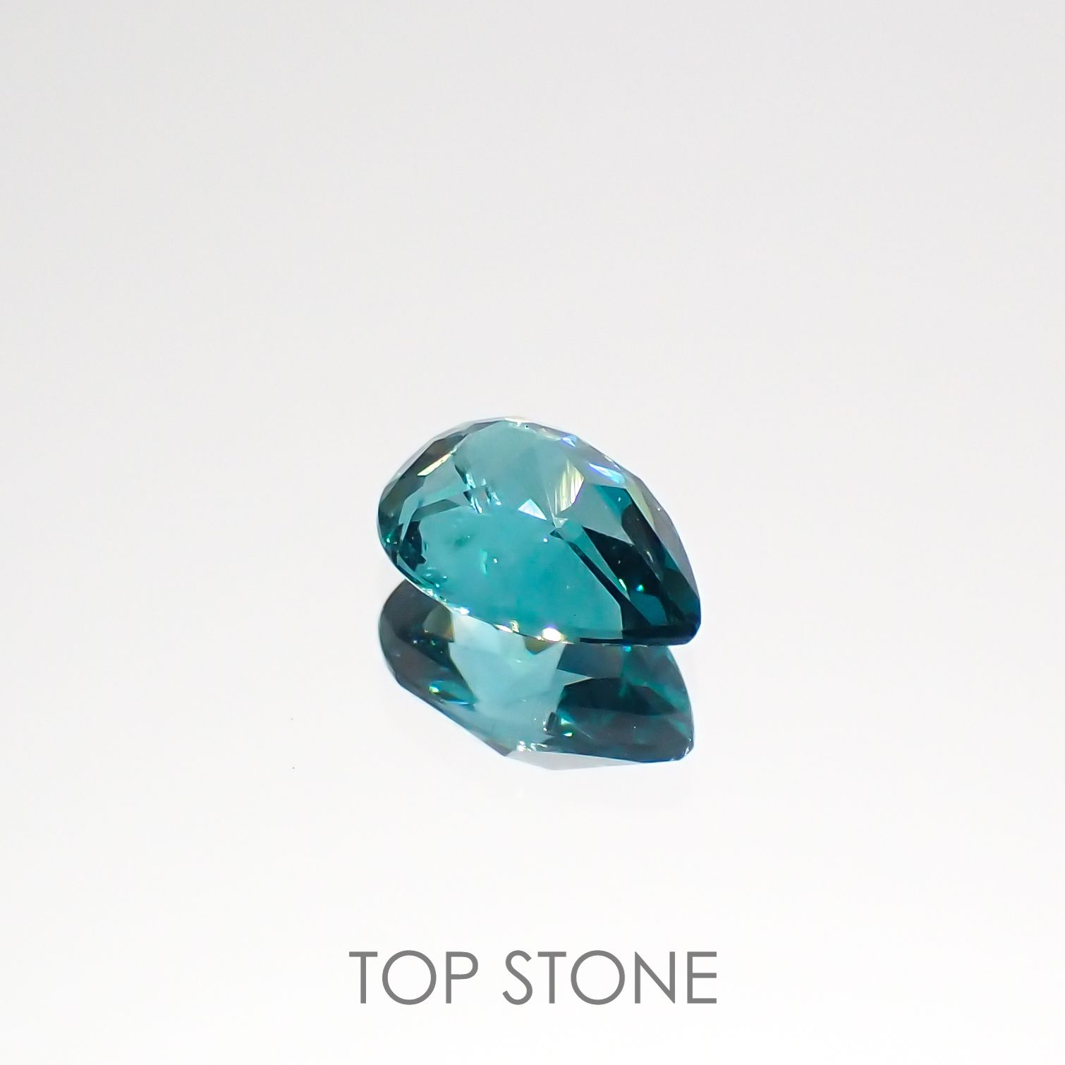 ブルーグリーンアパタイト(宝石名アパタイト)マダガスカル産 0.59ct 識別済[220616657]6.7x4.6mm前後