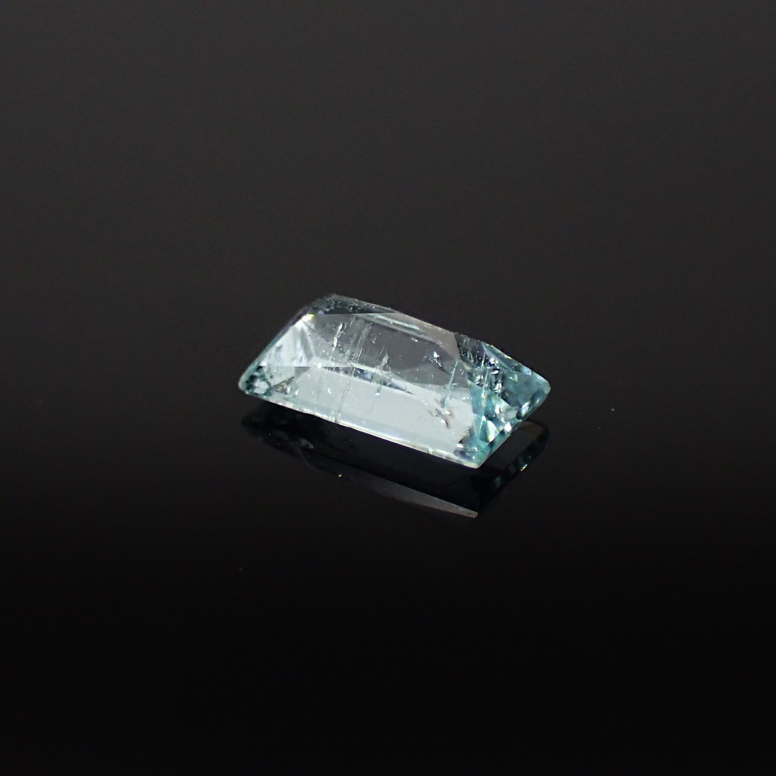 パライバトルマリン(宝石名トルマリン/別名パライバ・トルマリン)モザンビーク産 識別済 0.44ct / 6.2x3.4mm前後 [230522236]
