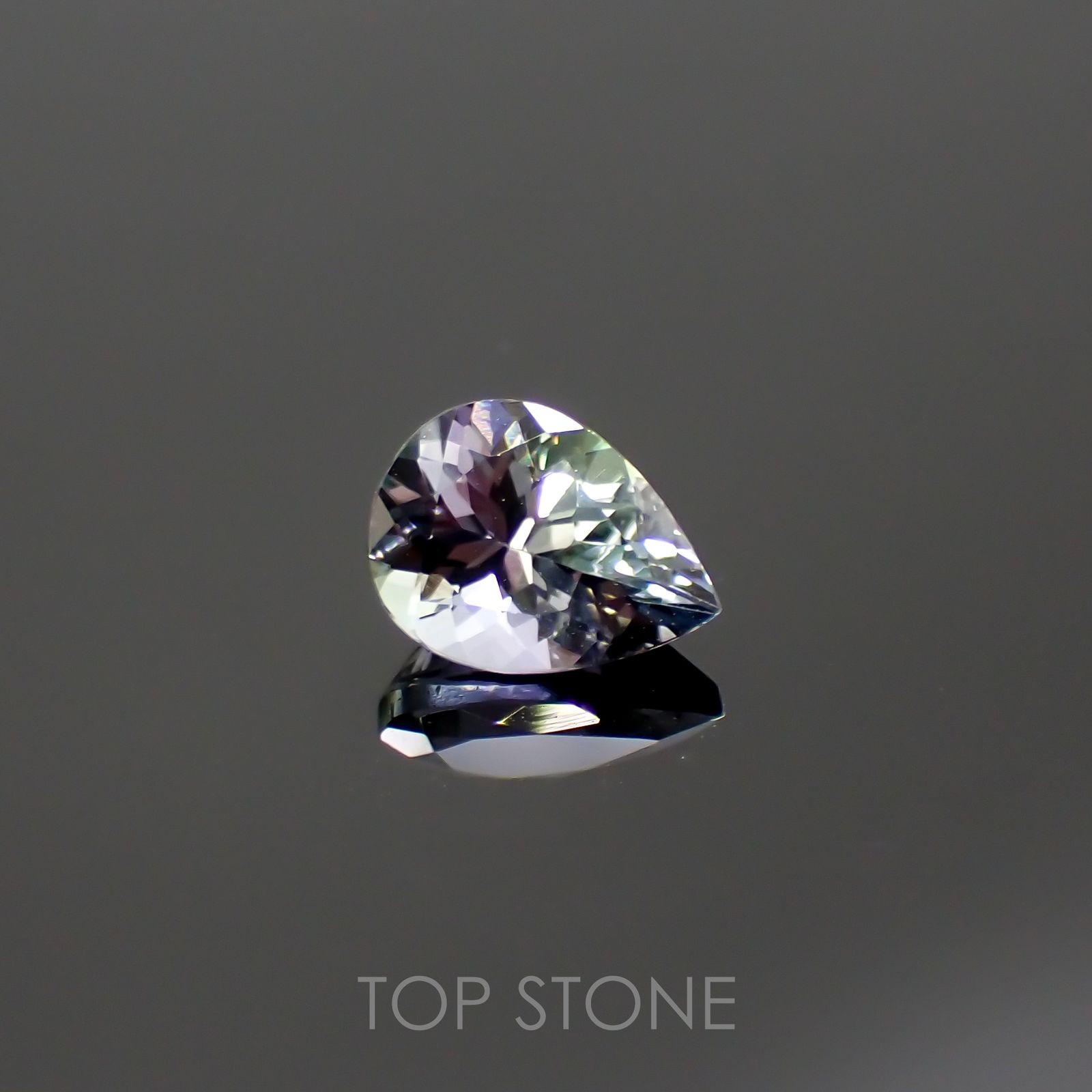 バイカラータンザナイト(宝石名ゾイサイト)タンザニア産 1.25ct 識別済[220515900]7.9x5.9mm前後
