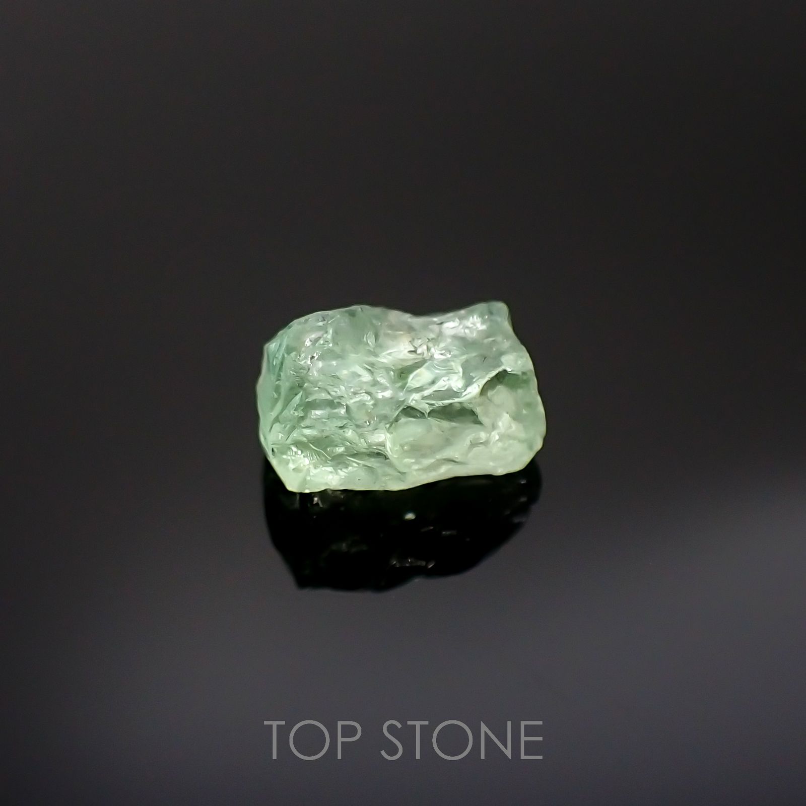 バナジウムコーネルピン原石(宝石名コーネルピン)タンザニア・タンガ州産 1.96ct 識別済[220716911]8.1x6.4mm前後