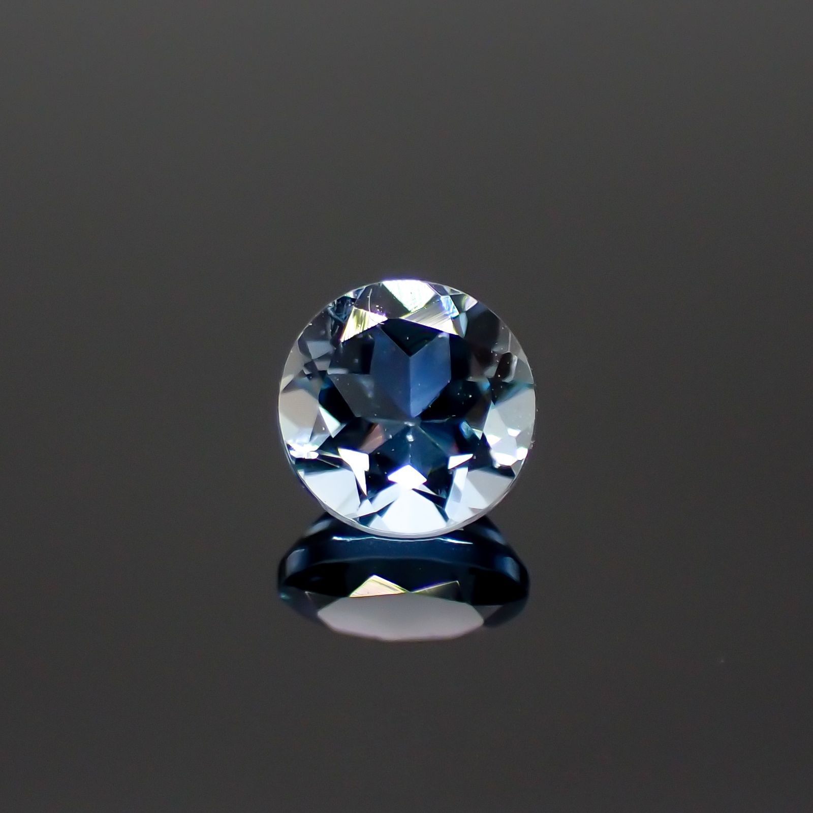 アクアマリン(宝石名アクアマリン)モザンビーク産 0.47ct 識別済[220817393]5x5mm前後