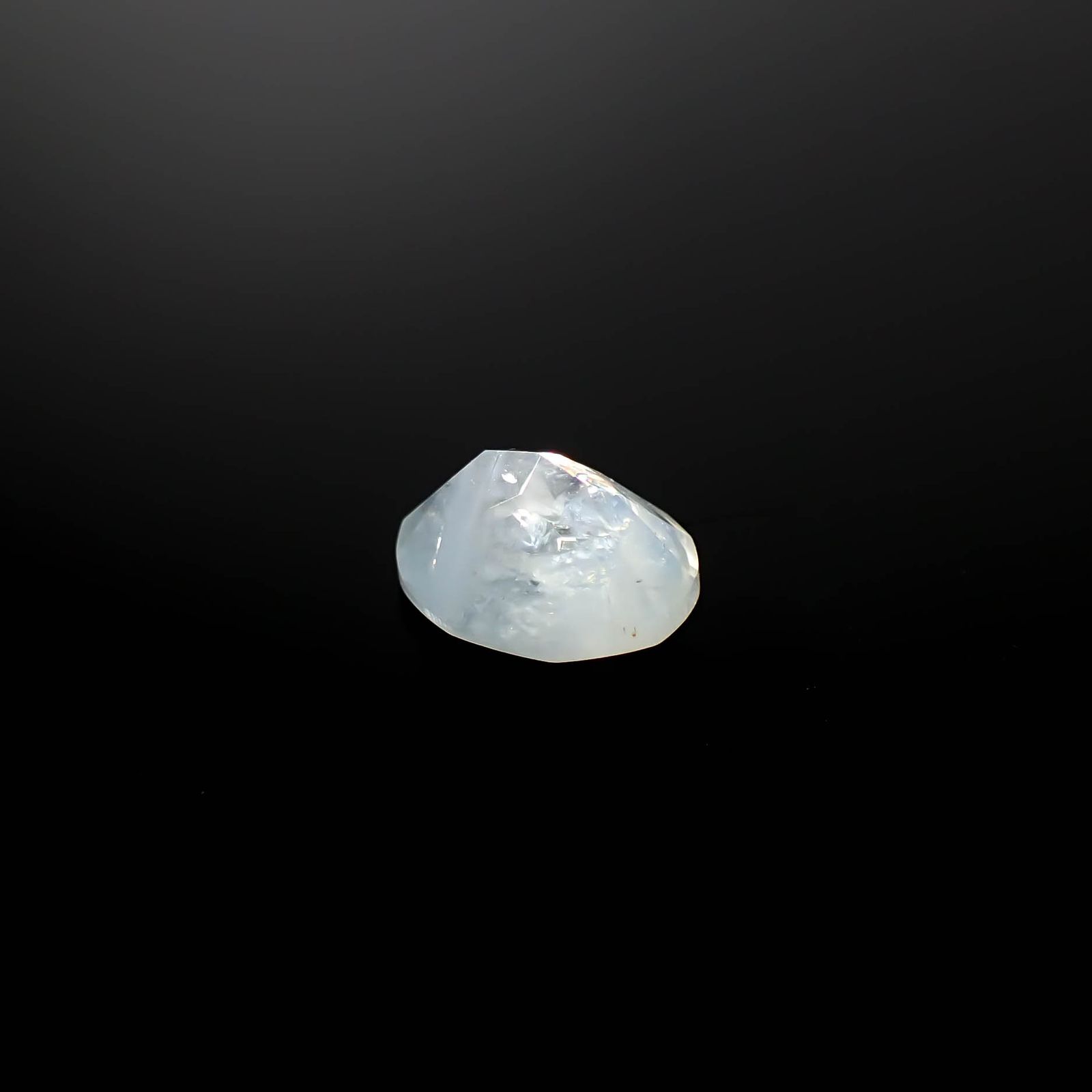 イリデッセンスアクアマリン ブラジル産 1.68ct [250730837]9x7.4mm前後