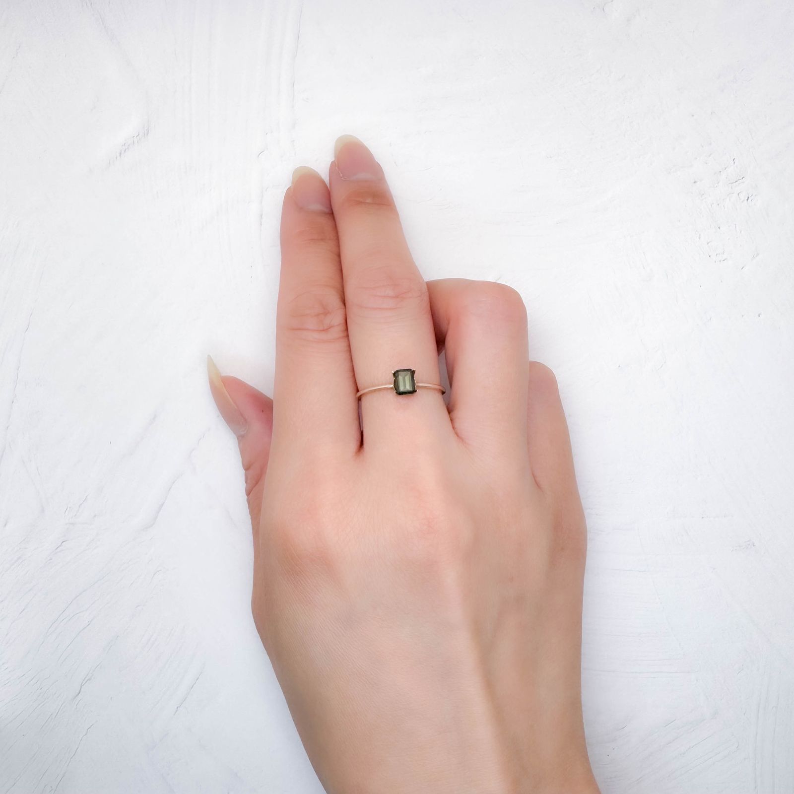 ゴールドシーンサファイア(宝石名シーン・サファイア) ケニア産 0.56ct 識別済[25129296]5.1×3.7mm前後