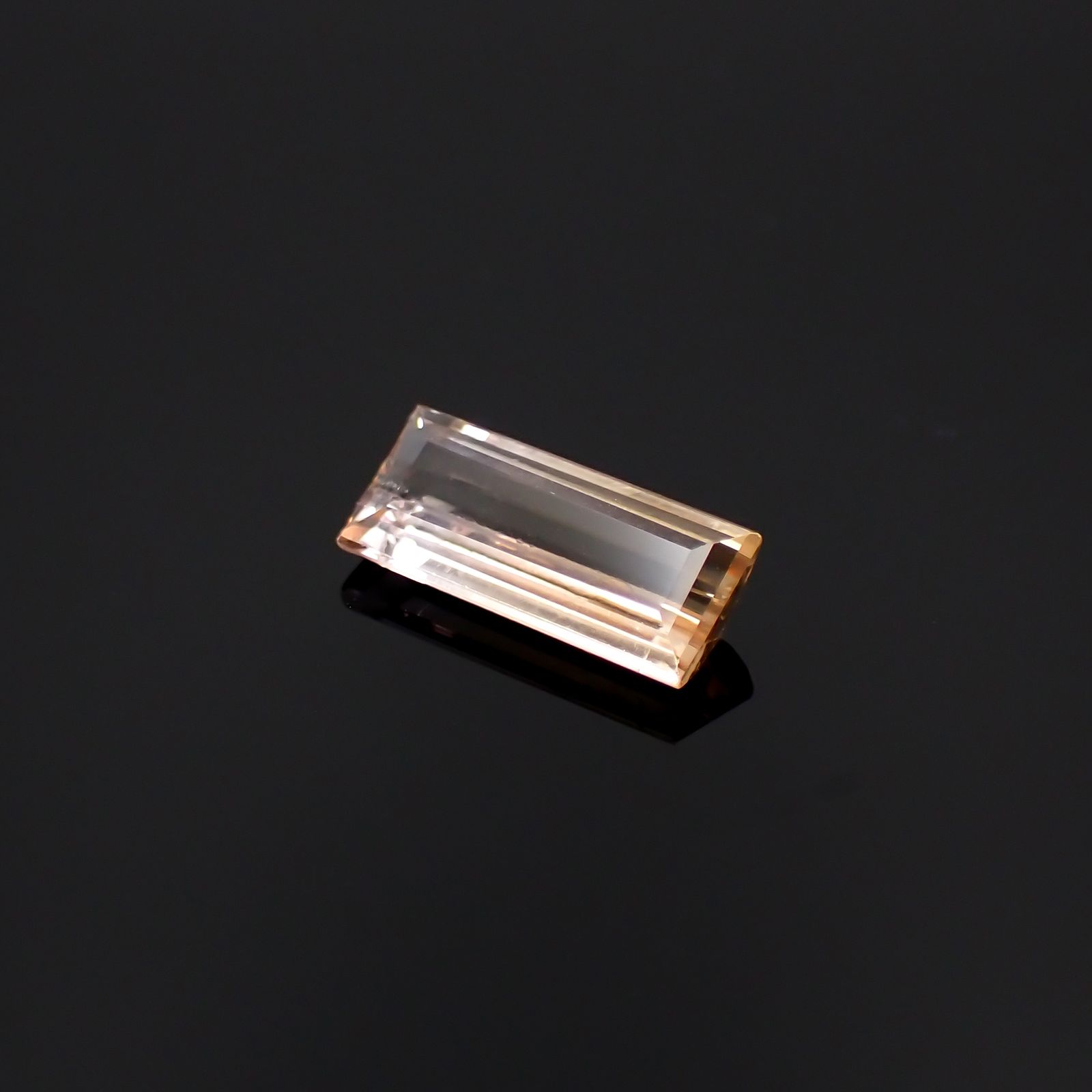 バイカラートパーズ ブラジル産 1.40ct[231023707]10.1x4.3mm前後