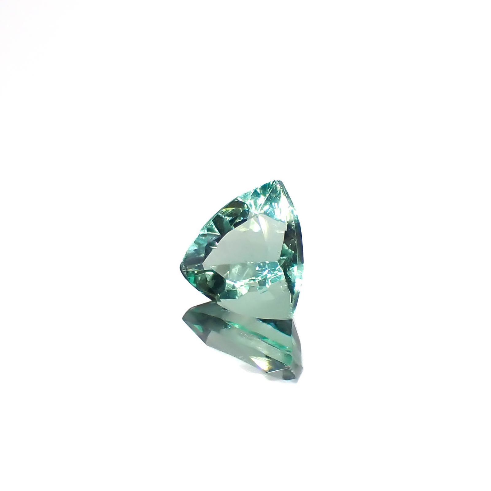 フローライト フルオレッセンス イギリス・ロジャリー鉱山産 1.22ct[230522139]6.8x7mm前後
