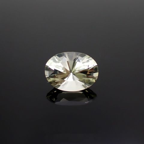 ダトーライト(宝石名ダトライト)ロシア産 3.324ct ソ付(彩珠)[221018687]11.2x8.3mm前後