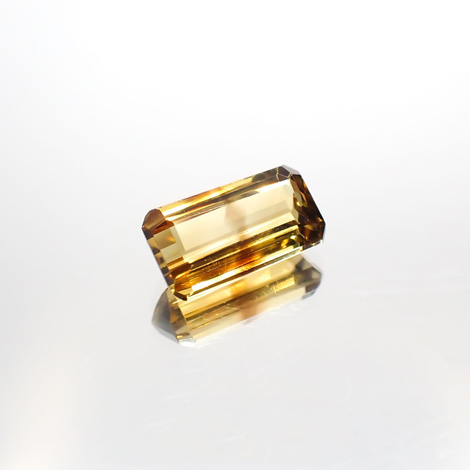 カラーバンドクリソベリル(宝石名クリソベリル)マダガスカル産 0.88ct 識別済[220114191]7.2x3.8mm前後