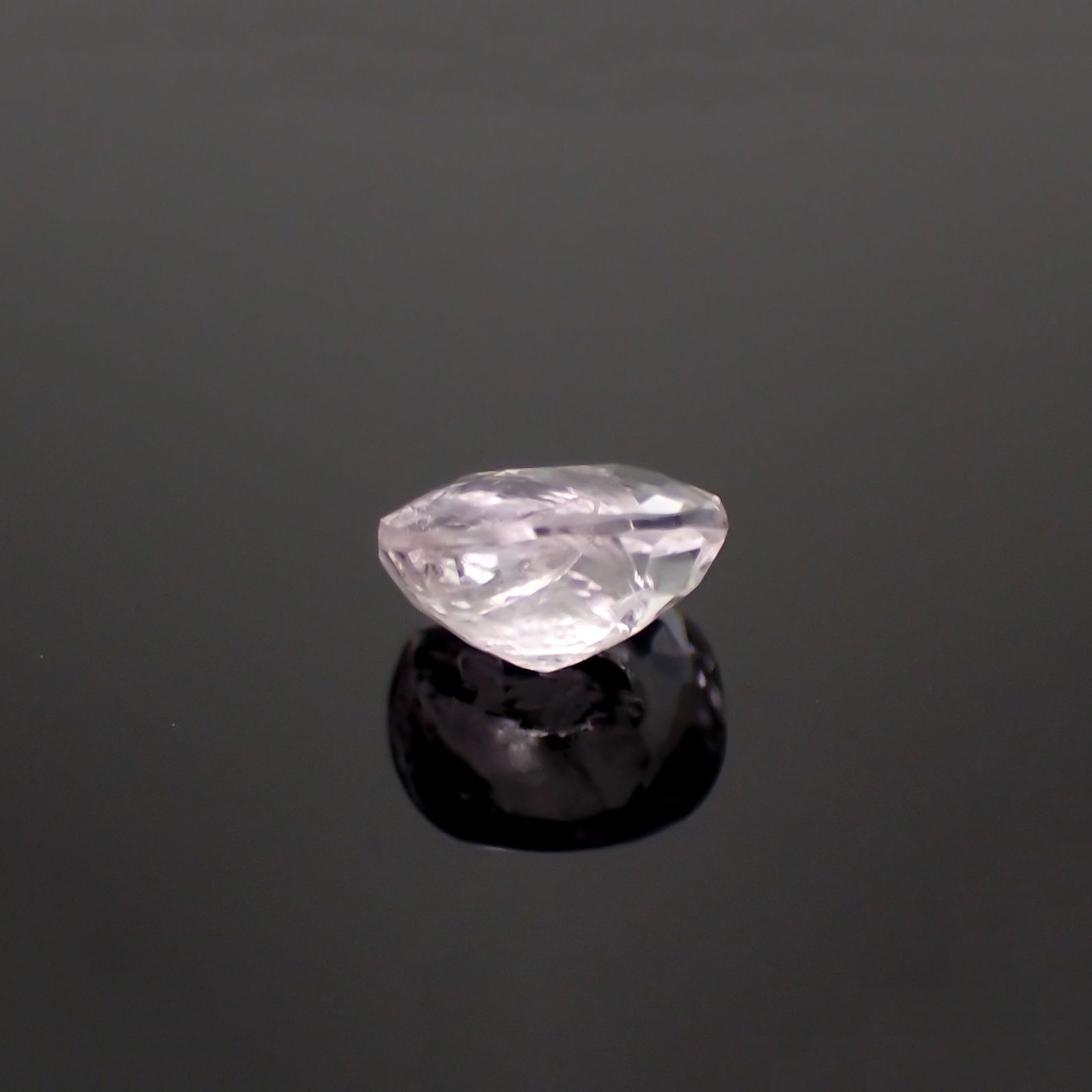 ポードレッタイト(宝石名ポードレッタイト)ビルマ産 ソ付(彩珠) 0.435ct / 5.3x4.4mm前後 [260718919]