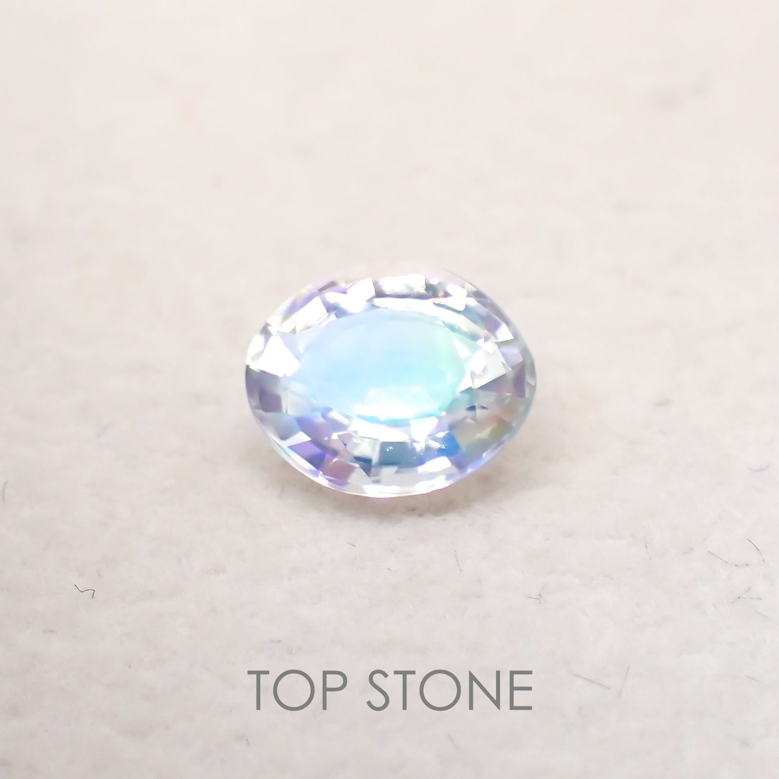 レインボームーンストーン(アンデシンラブラドライト) マダガスカル産 ルース 0.88ct[210310395]7.1×5.8mm前後