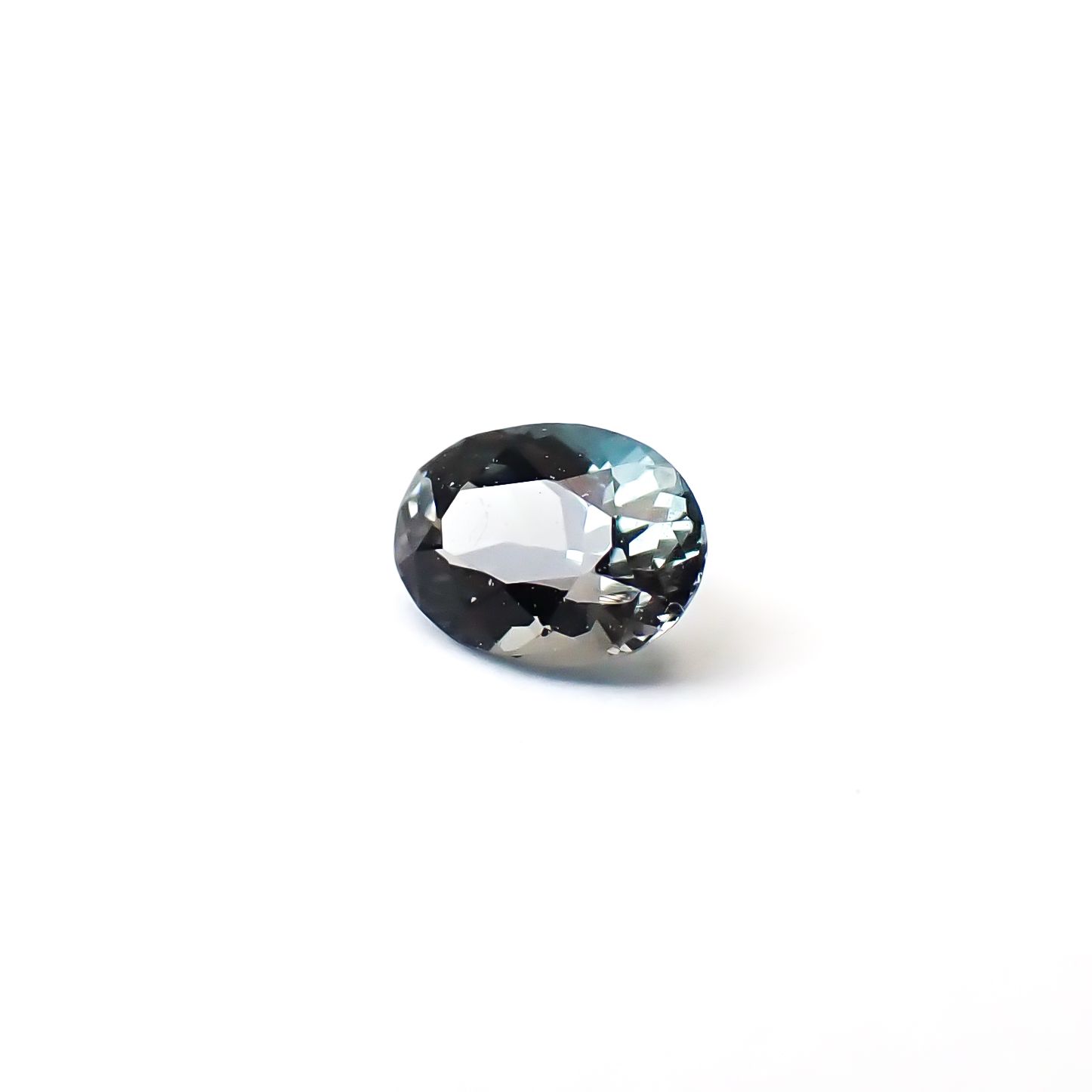サファリン スリランカ産 0.15ct / 3.9x2.8mm前後 [260432057]
