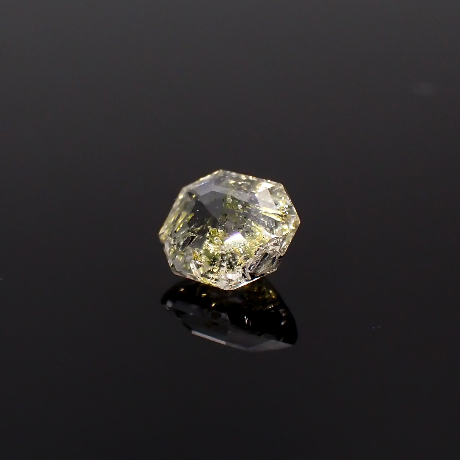 ◇カスタムオクタゴンカット◇オイルインクォーツ パキスタン産 0.44ct [231224722]4.9x4.4mm前後