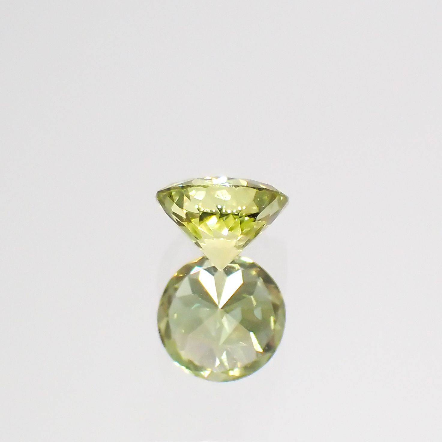 クリソベリル(宝石名クリソベリル)マダガスカル産 0.43ct 識別済[220114496]4.6x4.6mm前後