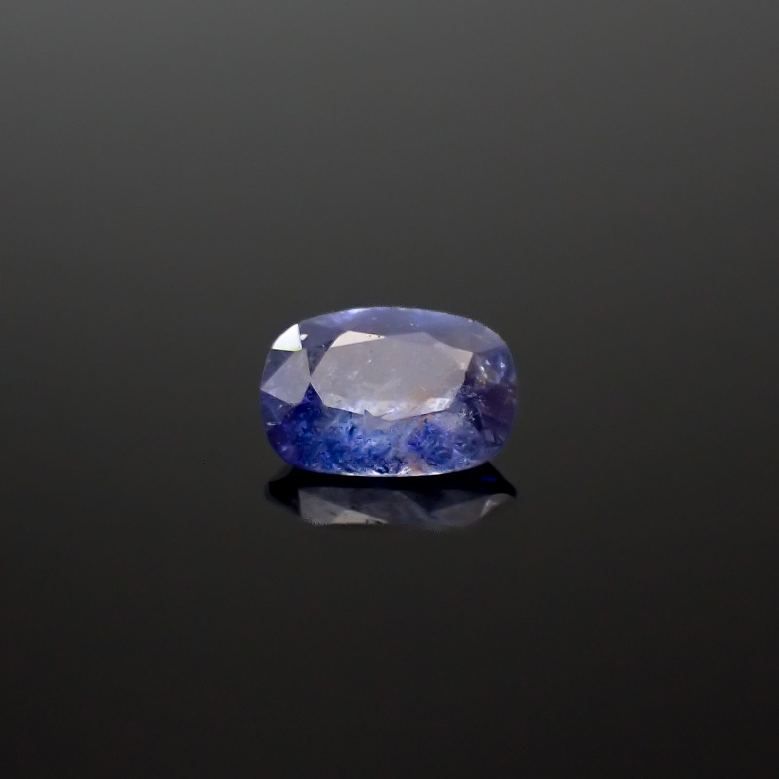 デュモルチェライト マダガスカル産 0.19ct[240728598]4.4x3mm
