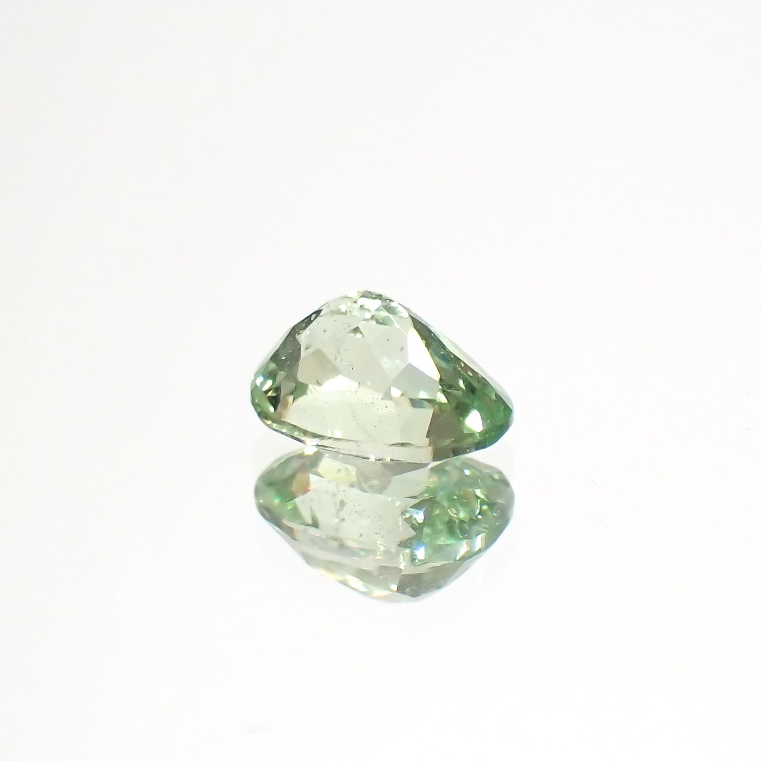 バナジウムコーネルピン(宝石名コーネルピン)タンザニア・タンガ州産 0.55ct 識別済[230521916]5.6x4.3mm前後