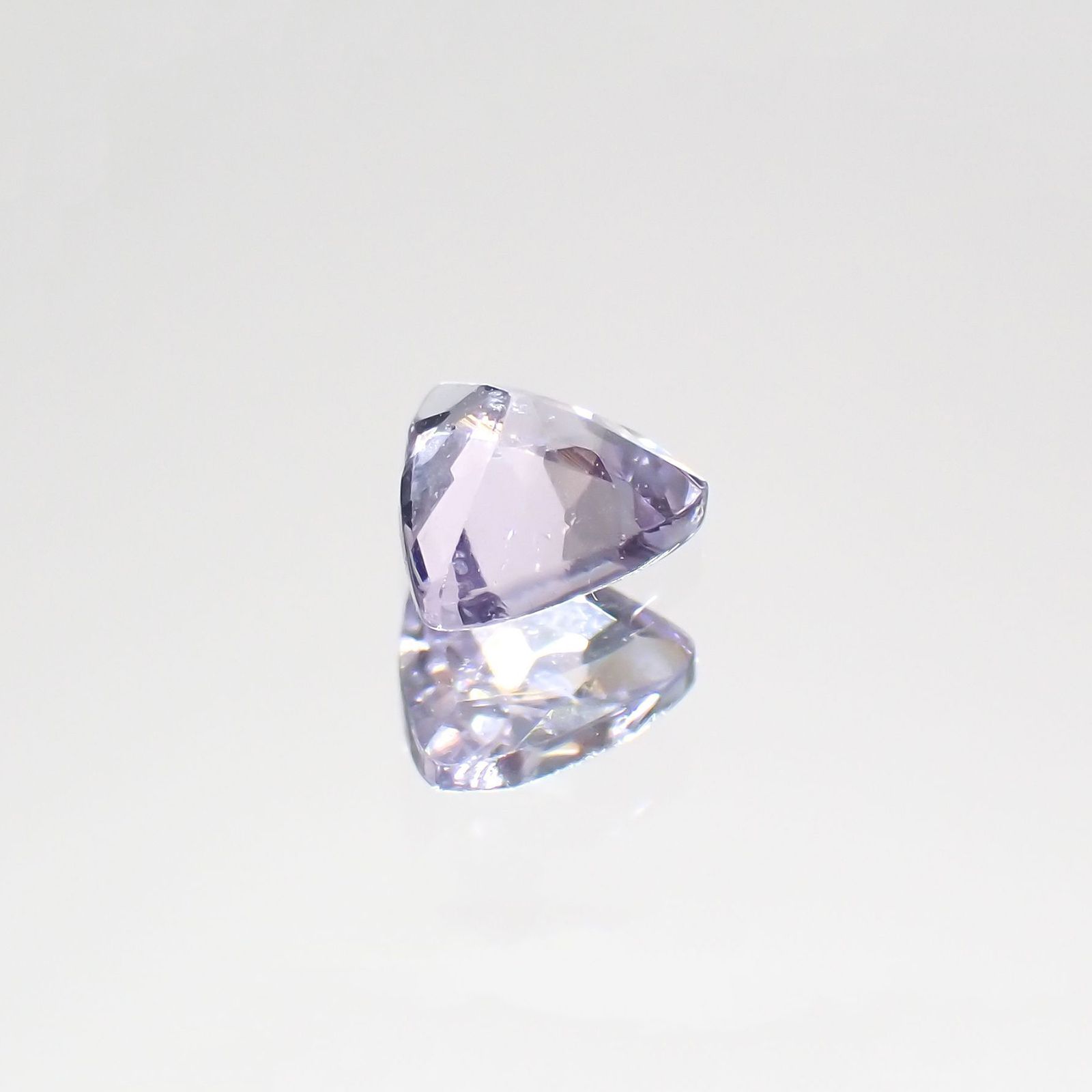 ラベンダーゾイサイト(宝石名ゾイサイト)タンザニア産 0.22ct 識別済[220115058]3.7x4.1mm前後