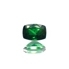 ツァボライト(宝石名グリーン グロッシュラー・ガーネット)タンザニア メレラニ鉱山産 ソ付(彩珠) 0.921ct / 6.6x4.6mm前後 [230622384]