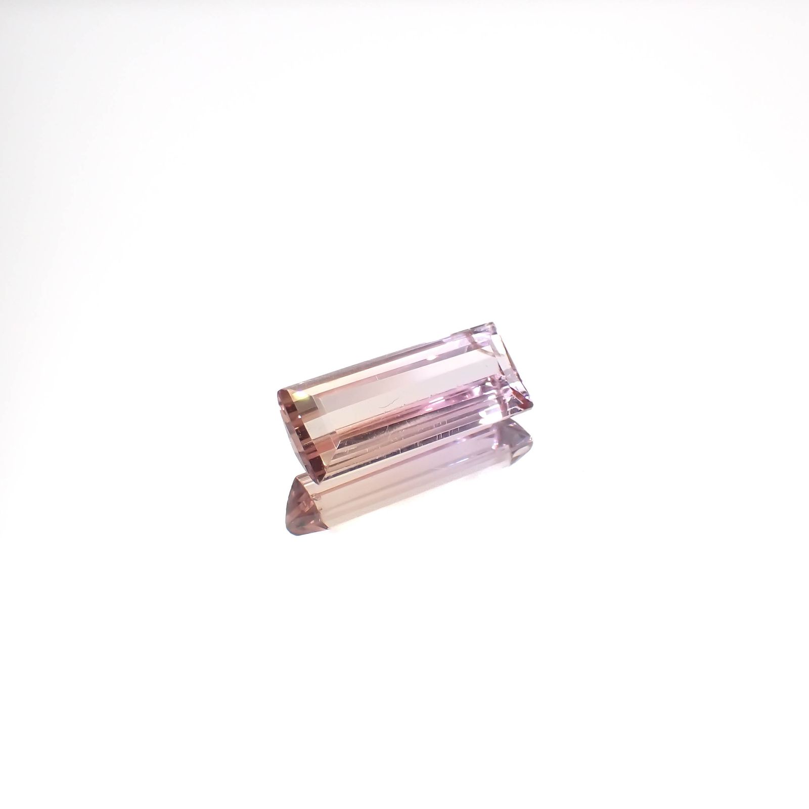 バイカラートパーズ ブラジル産 1.92ct[230521917]11.5x4.6mm前後