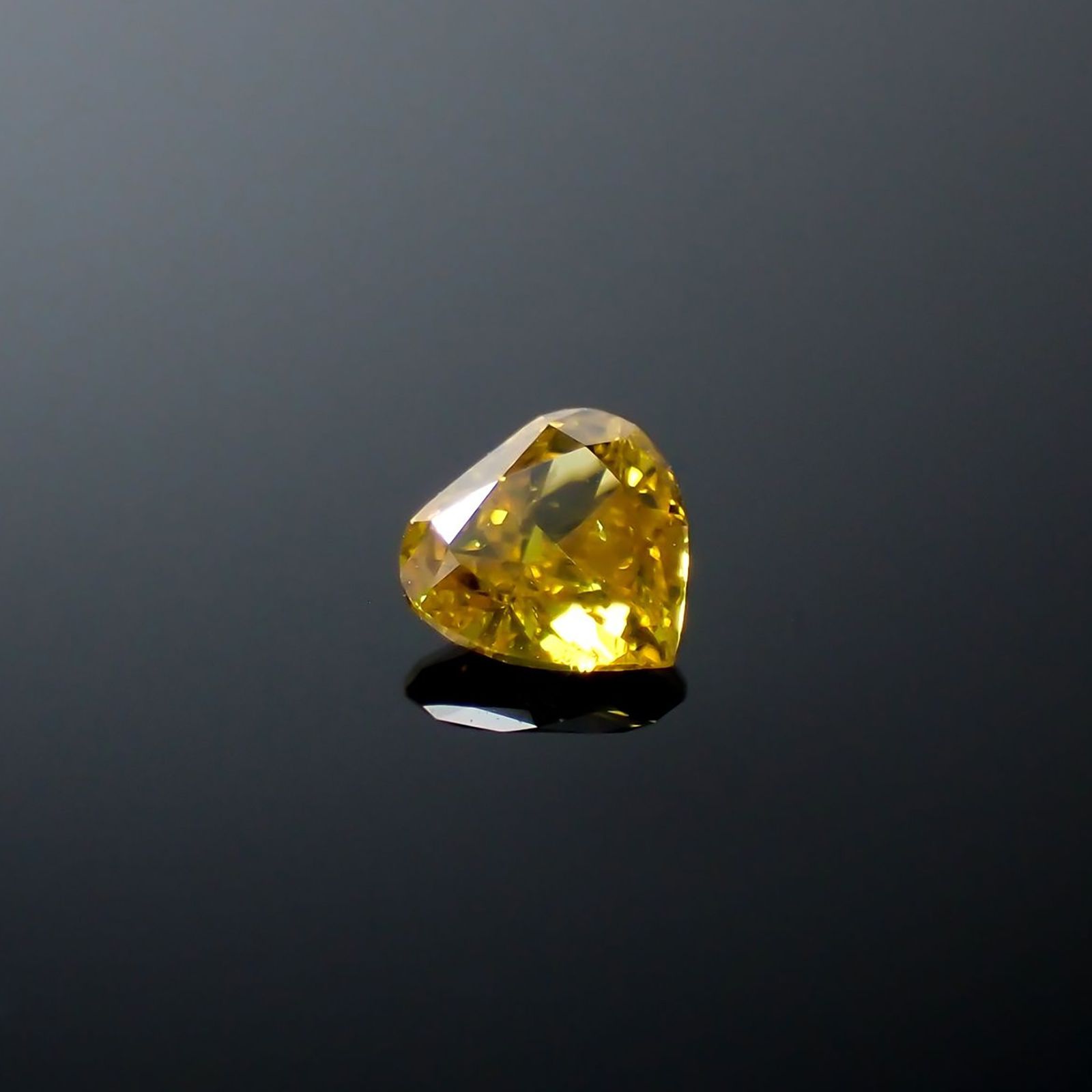 イエローダイヤモンド I-1 | FANCY DEEP ORANGY YELLOW(宝石名ダイアモンド) ソ付(CGL) 0.109ct / 3.22x3.27mm前後 [260625394]