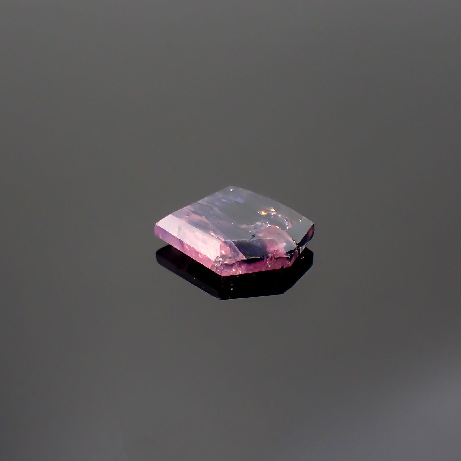 ◇カスタムカット◇ウィンザーサファイア(宝石名サファイア)タンザニア・ウィンザー産 1.73ct 識別済[220515949]8x7mm前後