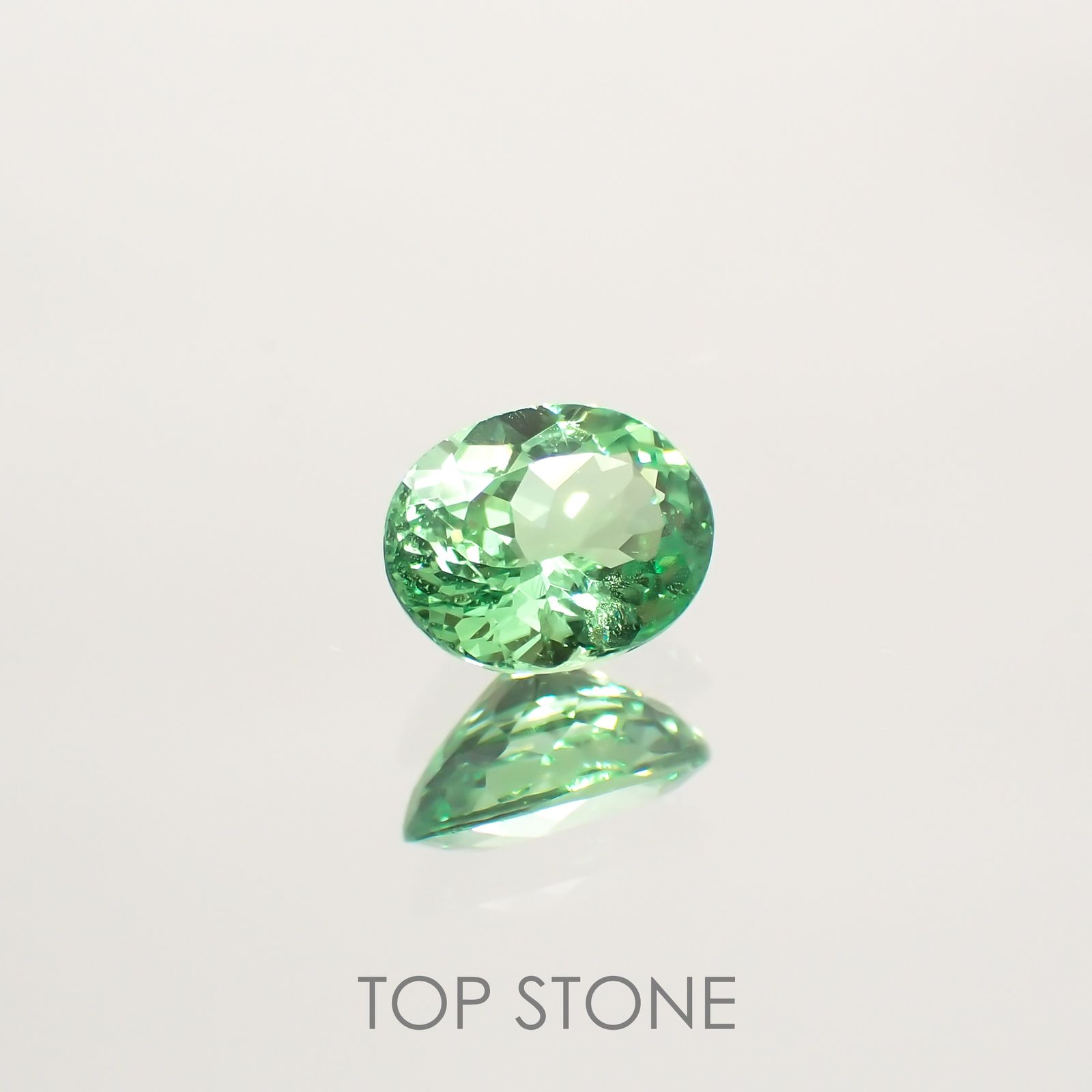 天然石　ミントガーネット 天然ミントガーネット 2.00ct 【極上の煌めき】 UV蛍光 タンザニア