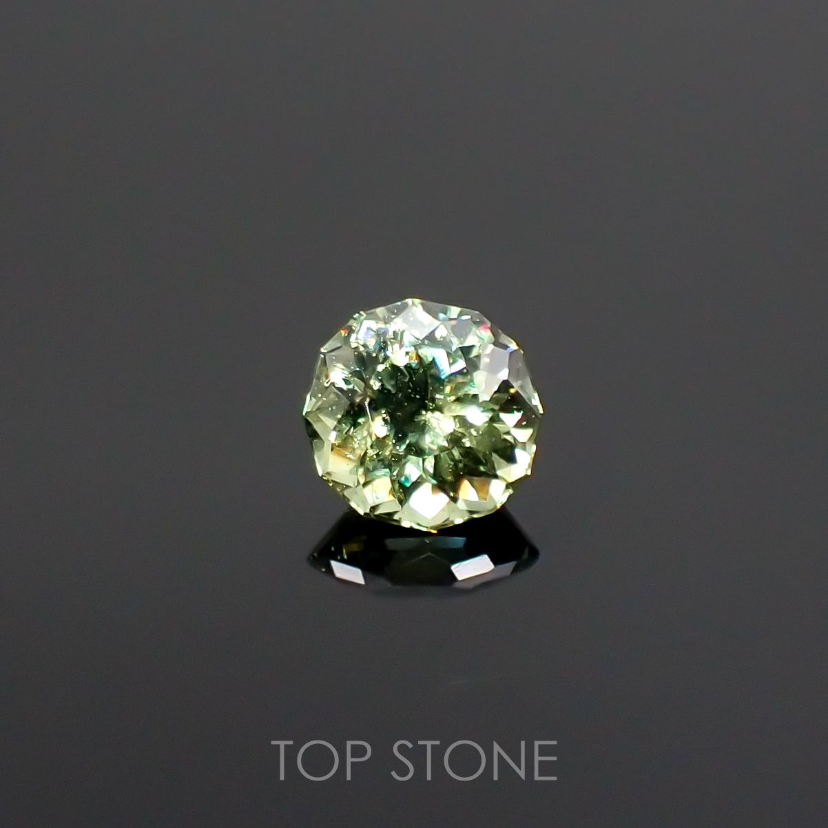 デマントイドガーネット ナミビア産 ルース 0.41ct[210812783]4.2×4.2mm前後