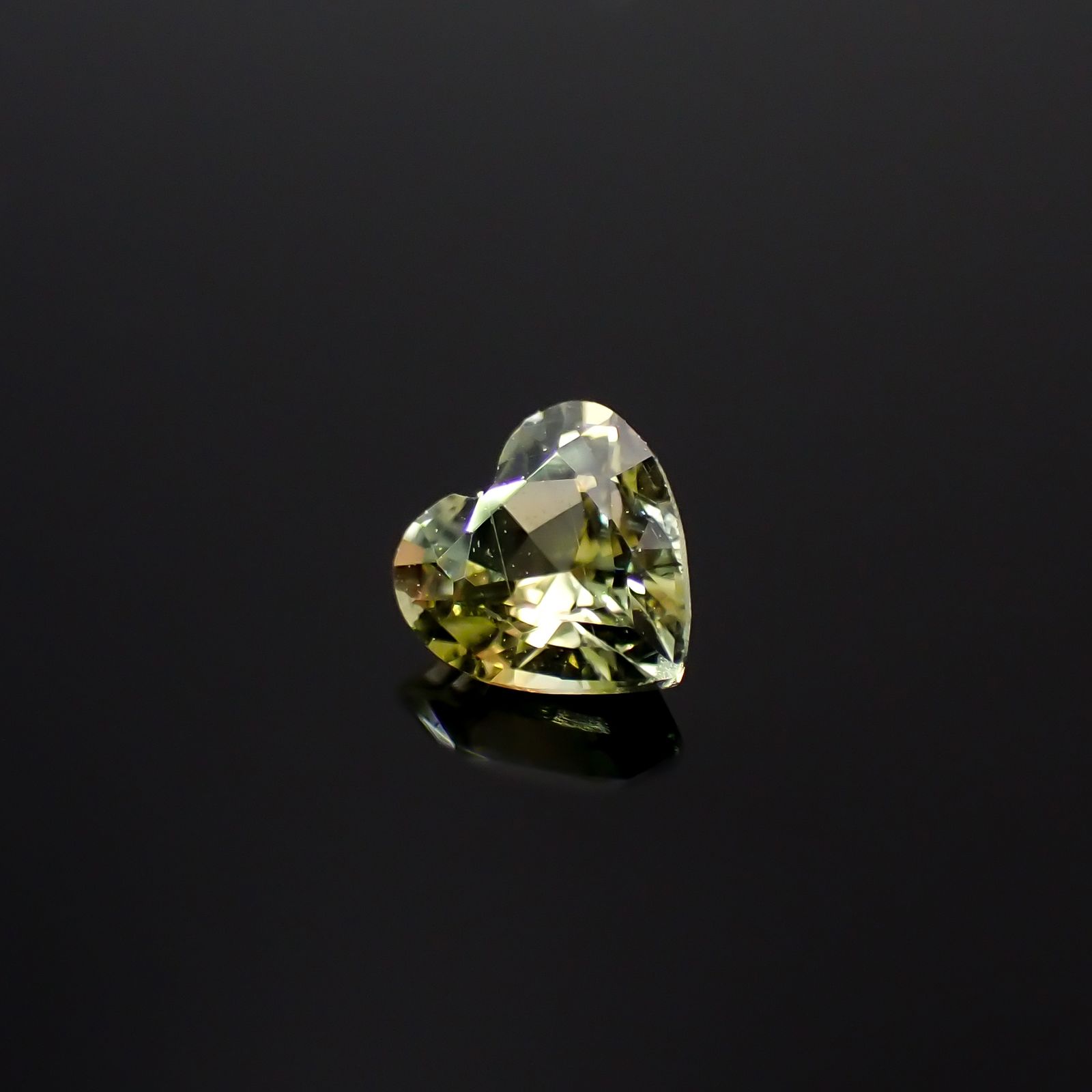 バイカラーサファイア スリランカ/マダガスカル産 0.30ct[240929070]4x4mm前後